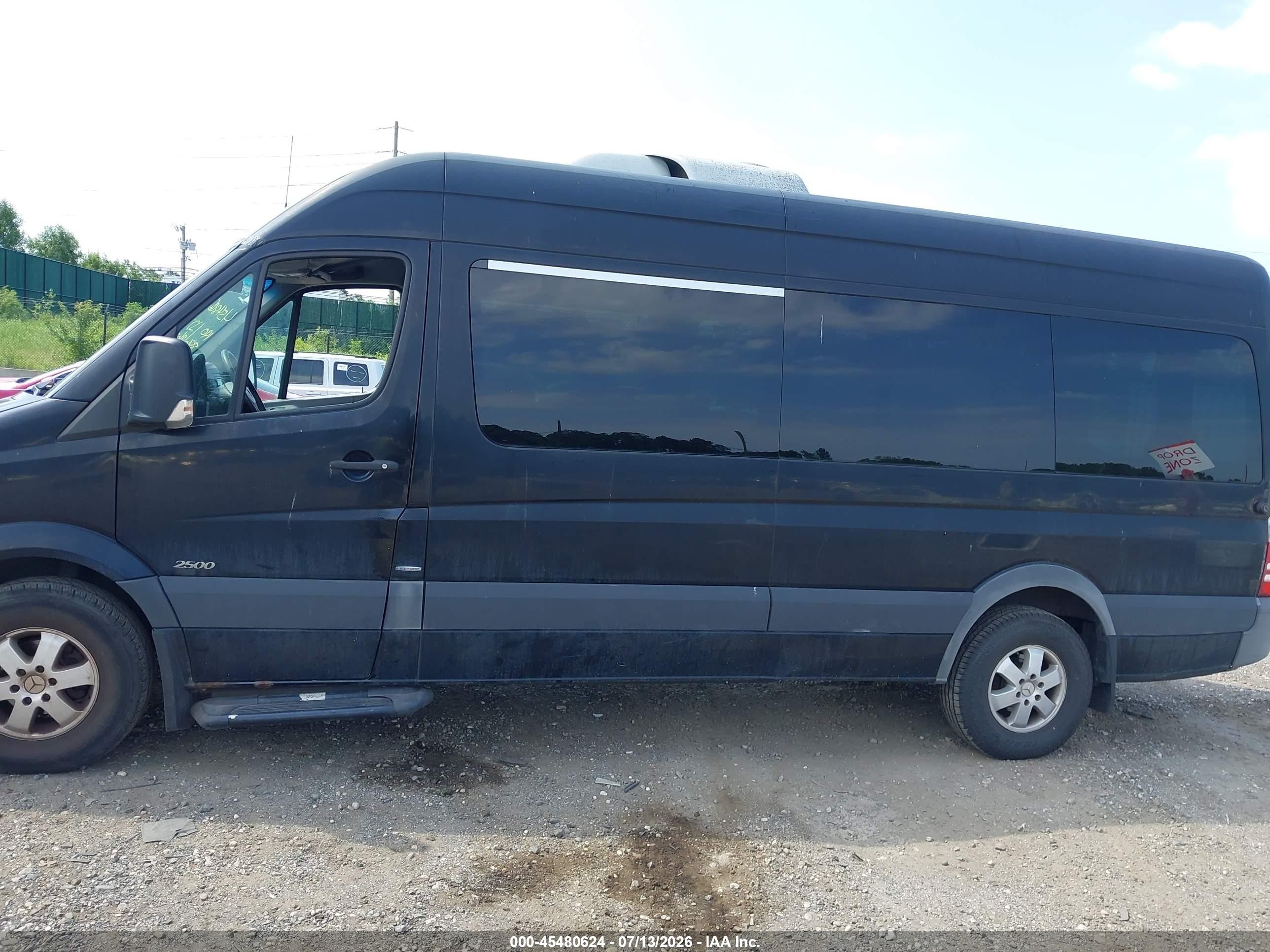 2011 Mercedes-benz Sprinter 2500 High  Roof Black vin: WDZPE8CC1B5579882