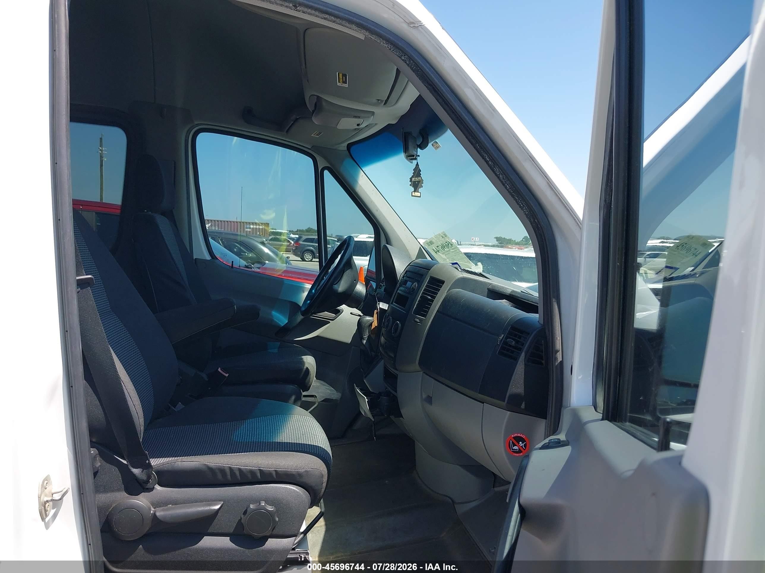 2012 Mercedes-benz Sprinter 2500 High  Roof White vin: WDZPE8CC3C5637797