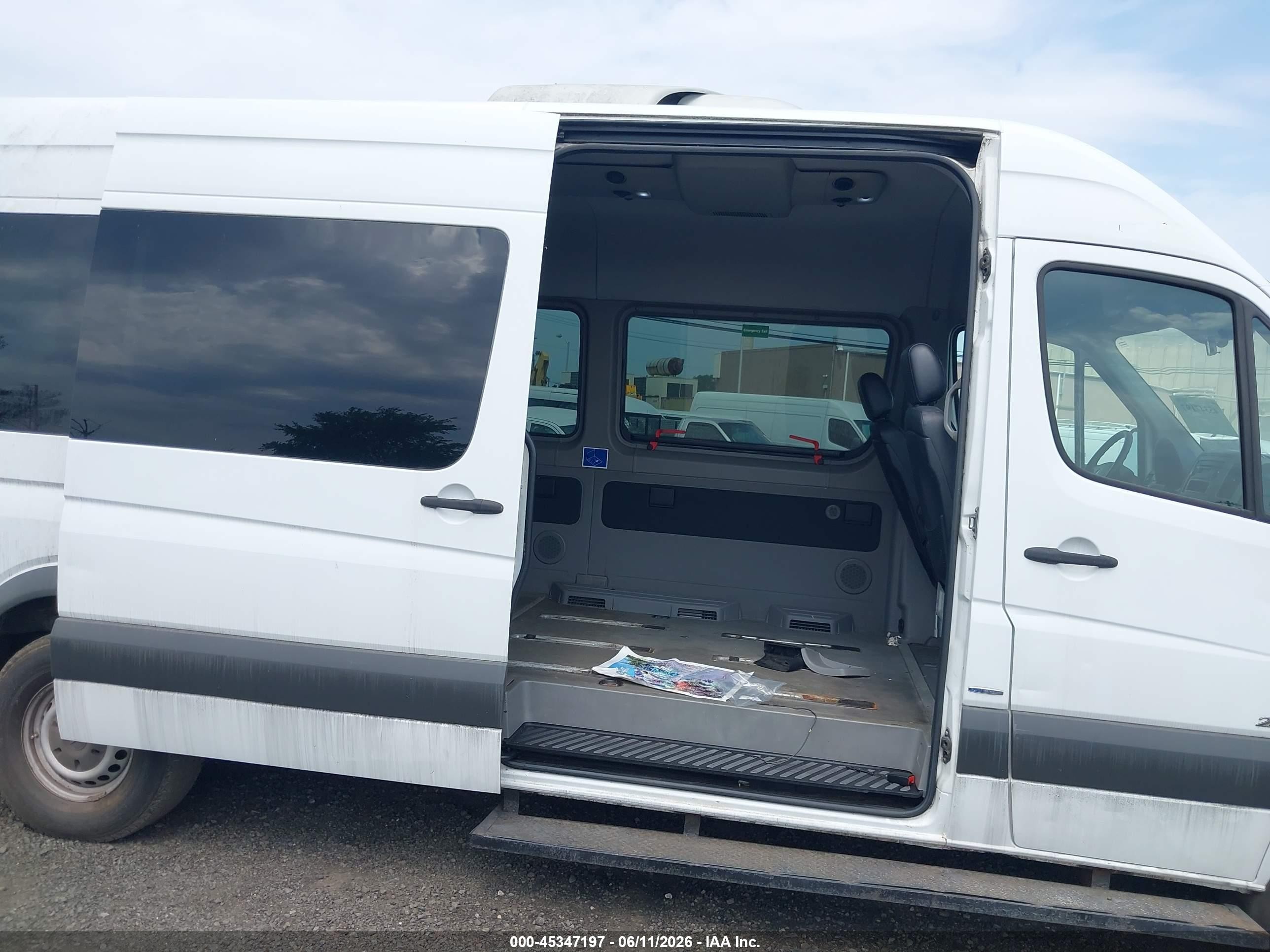 2013 Mercedes-benz Sprinter 2500 High  Roof Белый vin: WDZPE8CC5D5728443
