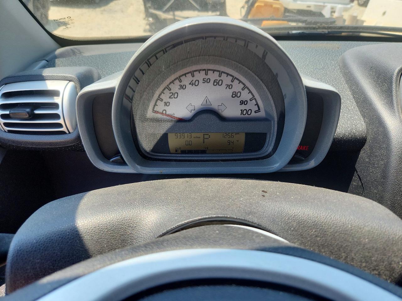 2009 Smart Fortwo Pure Red vin: WMEEJ31X09K295118