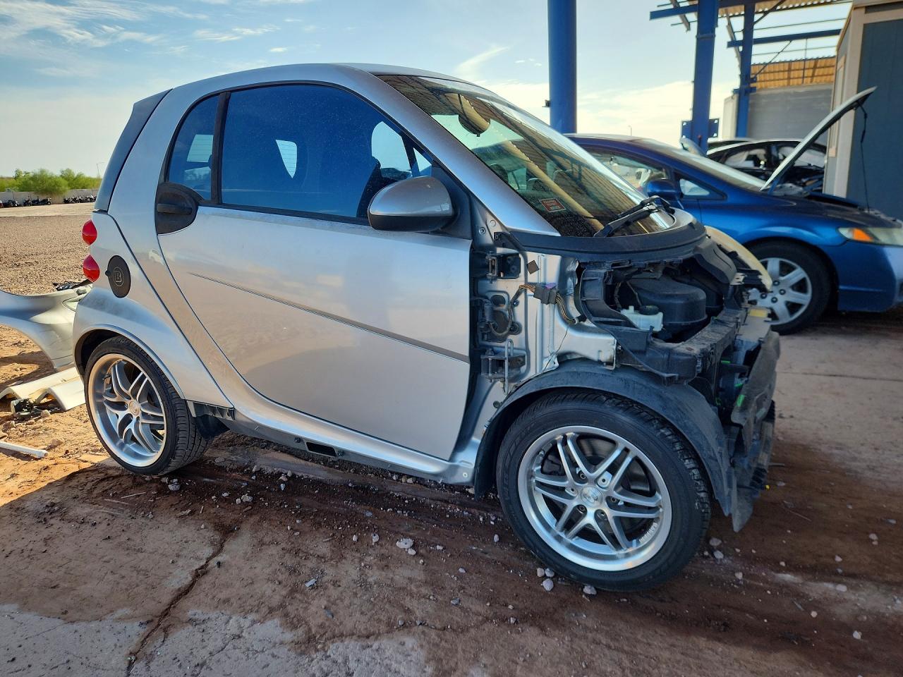 2009 Smart Fortwo Pure Серебряный vin: WMEEJ31X09K299735