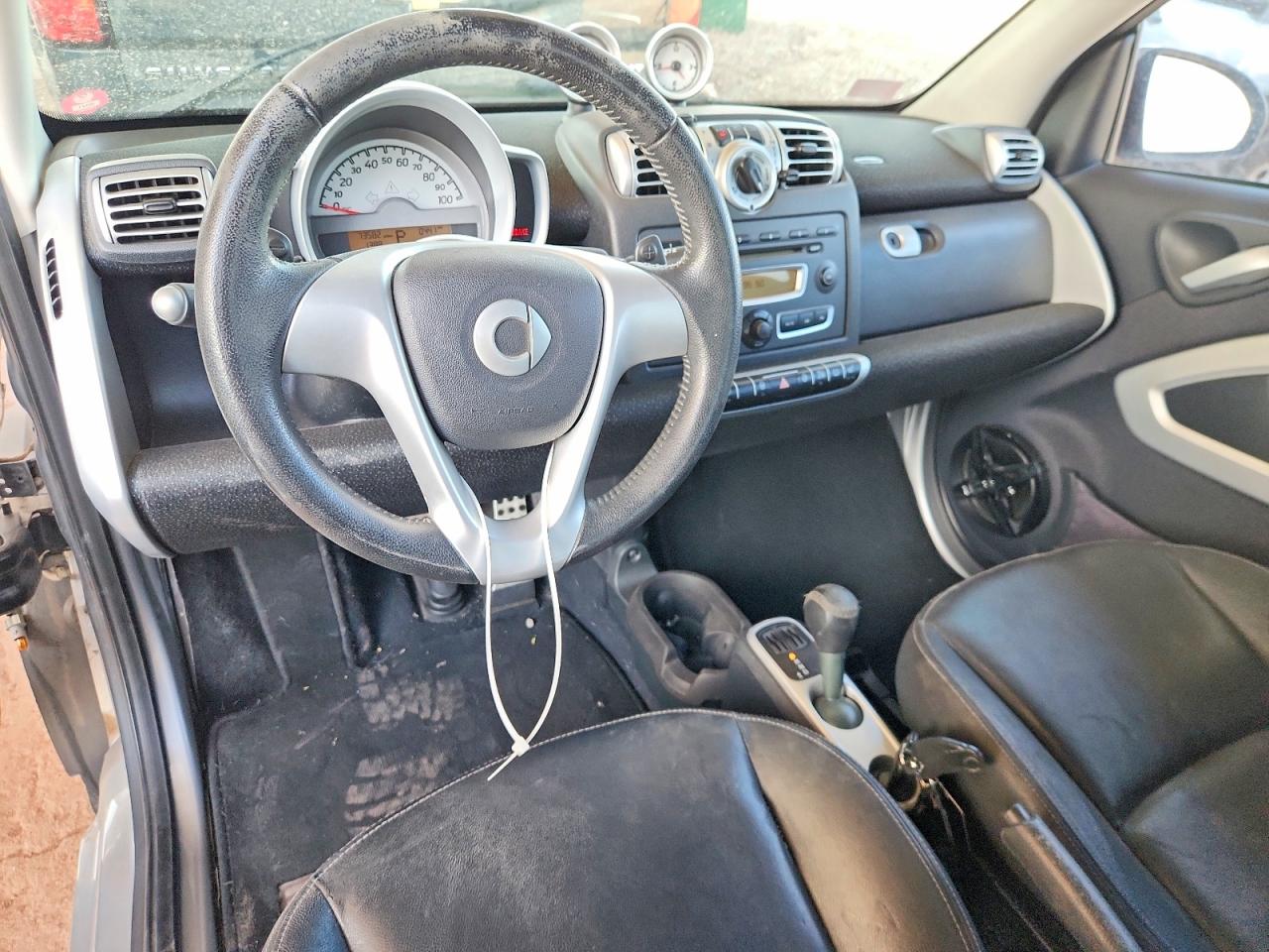 2009 Smart Fortwo Pure Серебряный vin: WMEEJ31X09K299735