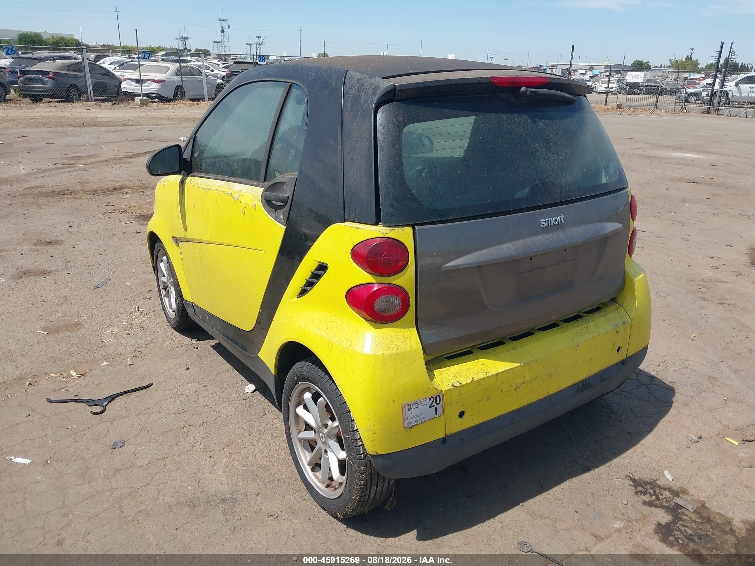 2008 Smart Fortwo Passion/pure Yellow vin: WMEEJ31X18K203030