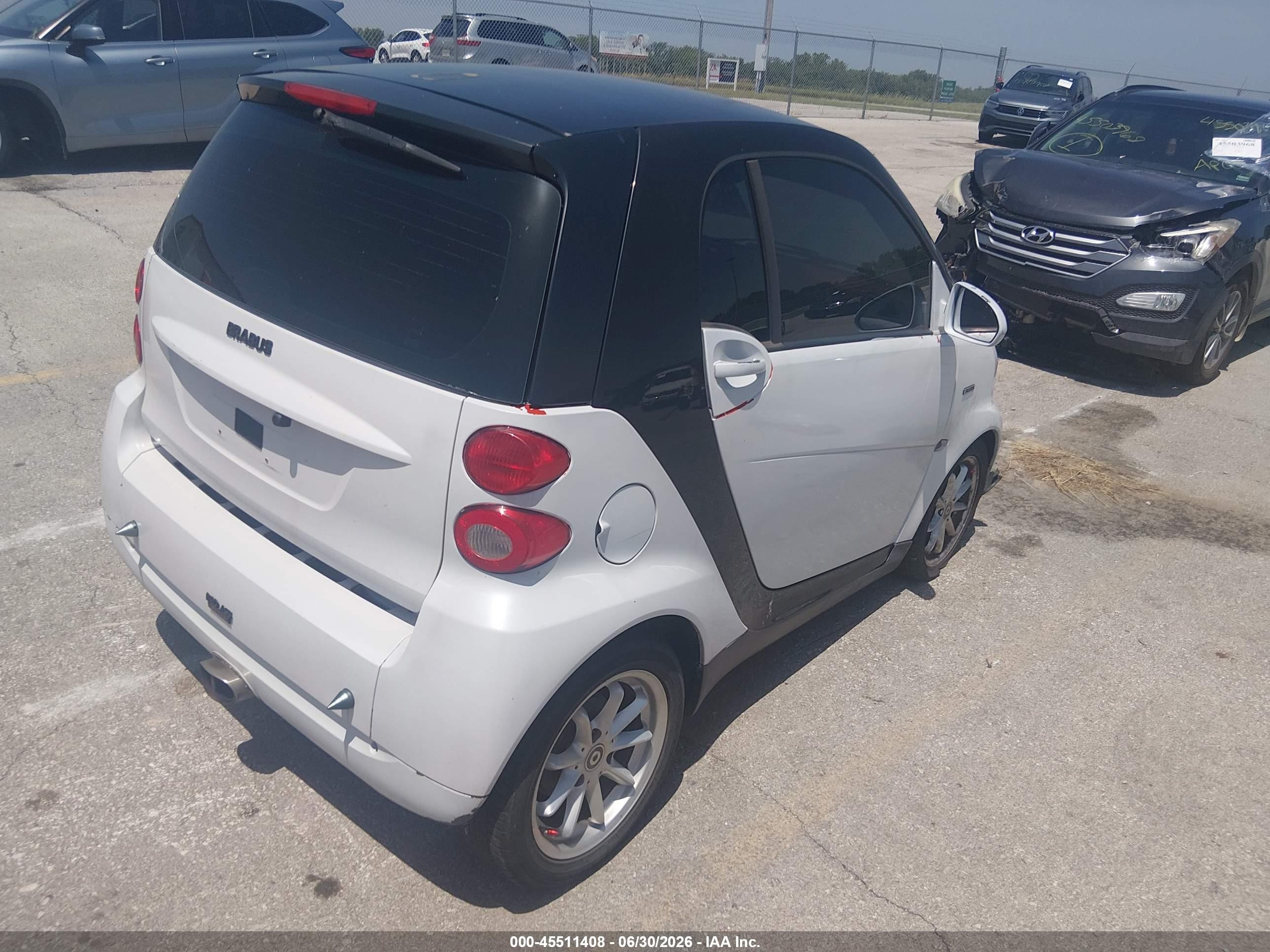 2008 Smart Fortwo Passion/pure White vin: WMEEJ31X28K149284