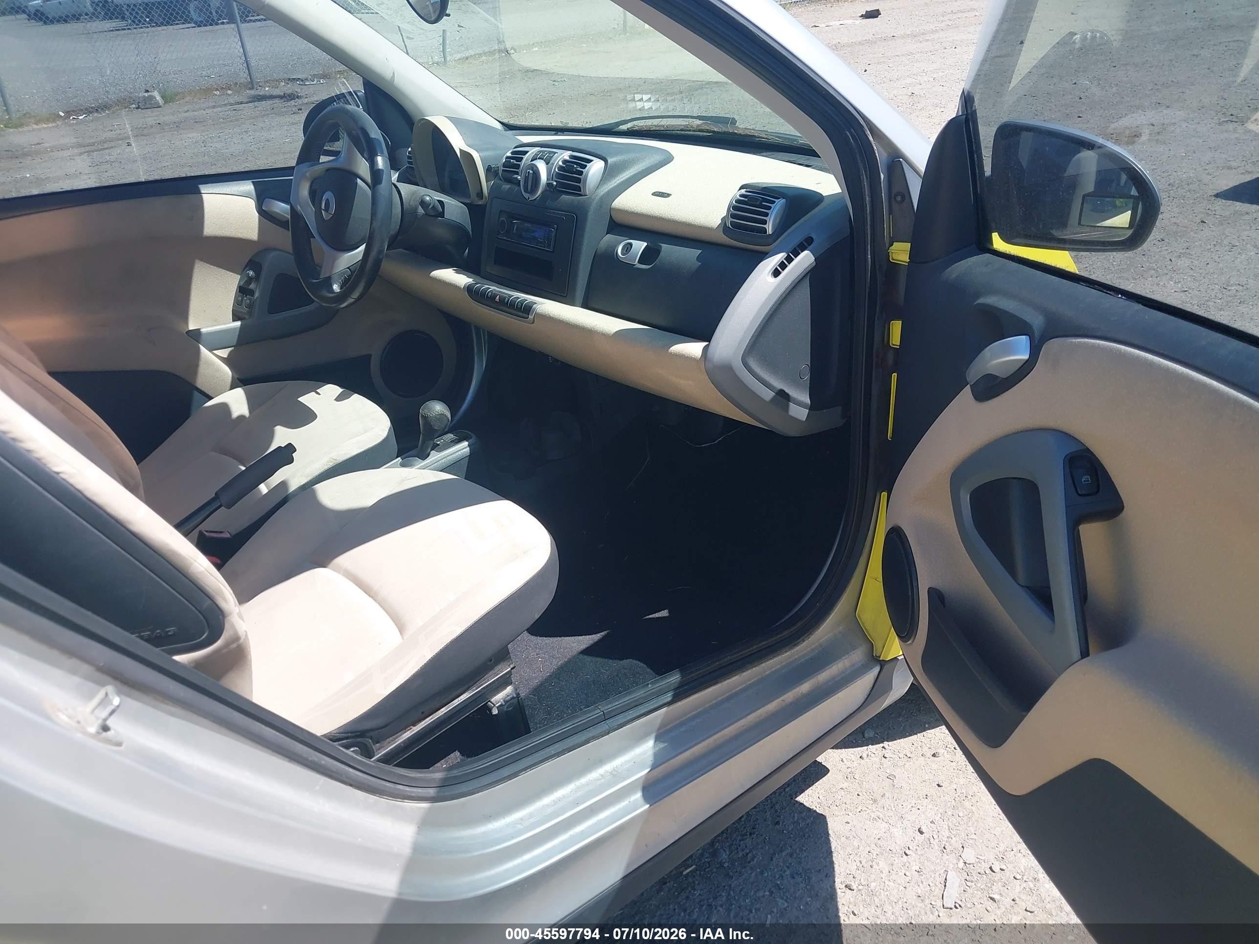 2008 Smart Fortwo Passion/pure Yellow vin: WMEEJ31X38K121896
