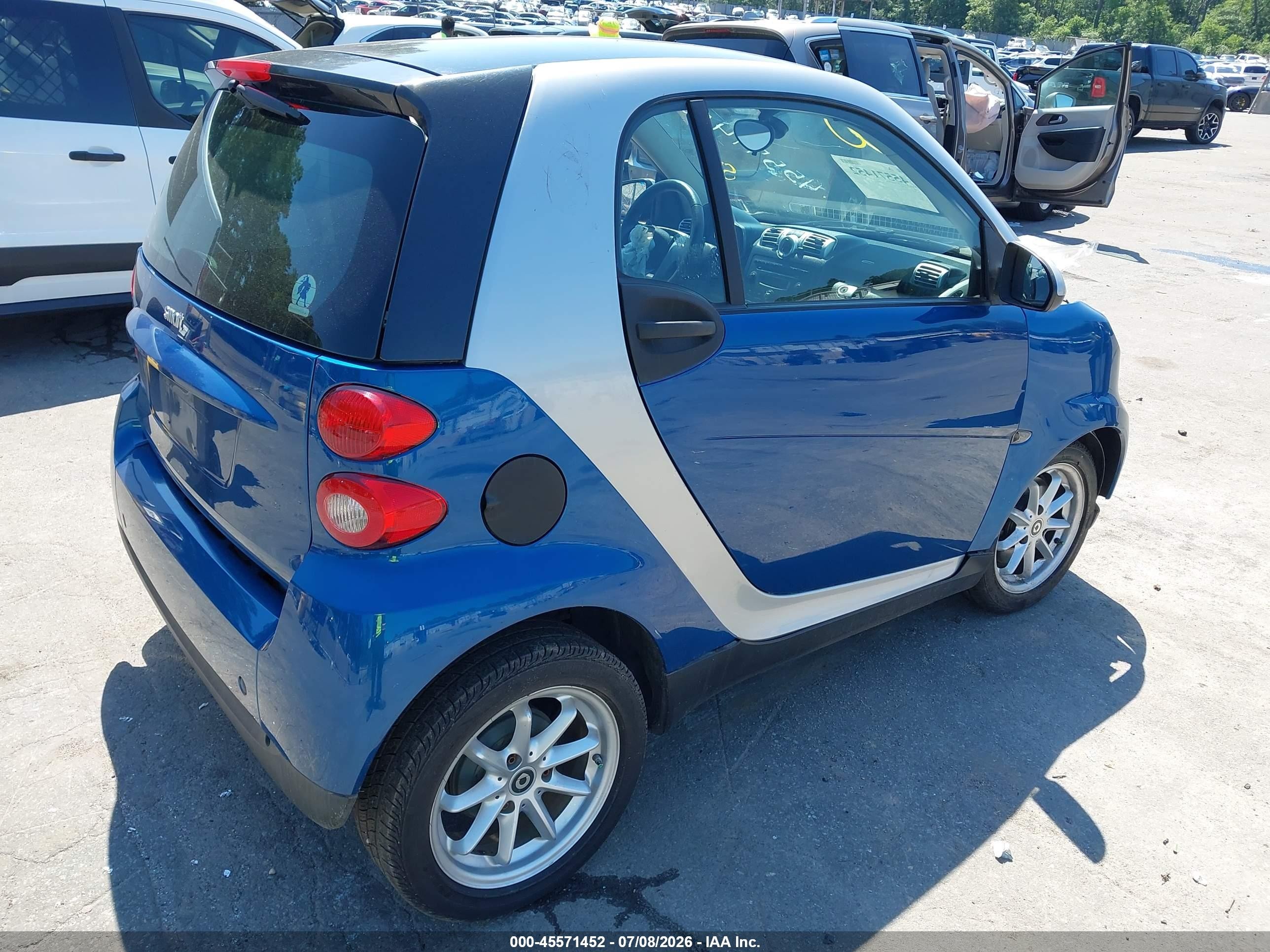 2008 Smart Fortwo Passion/pure Blue vin: WMEEJ31X38K205426