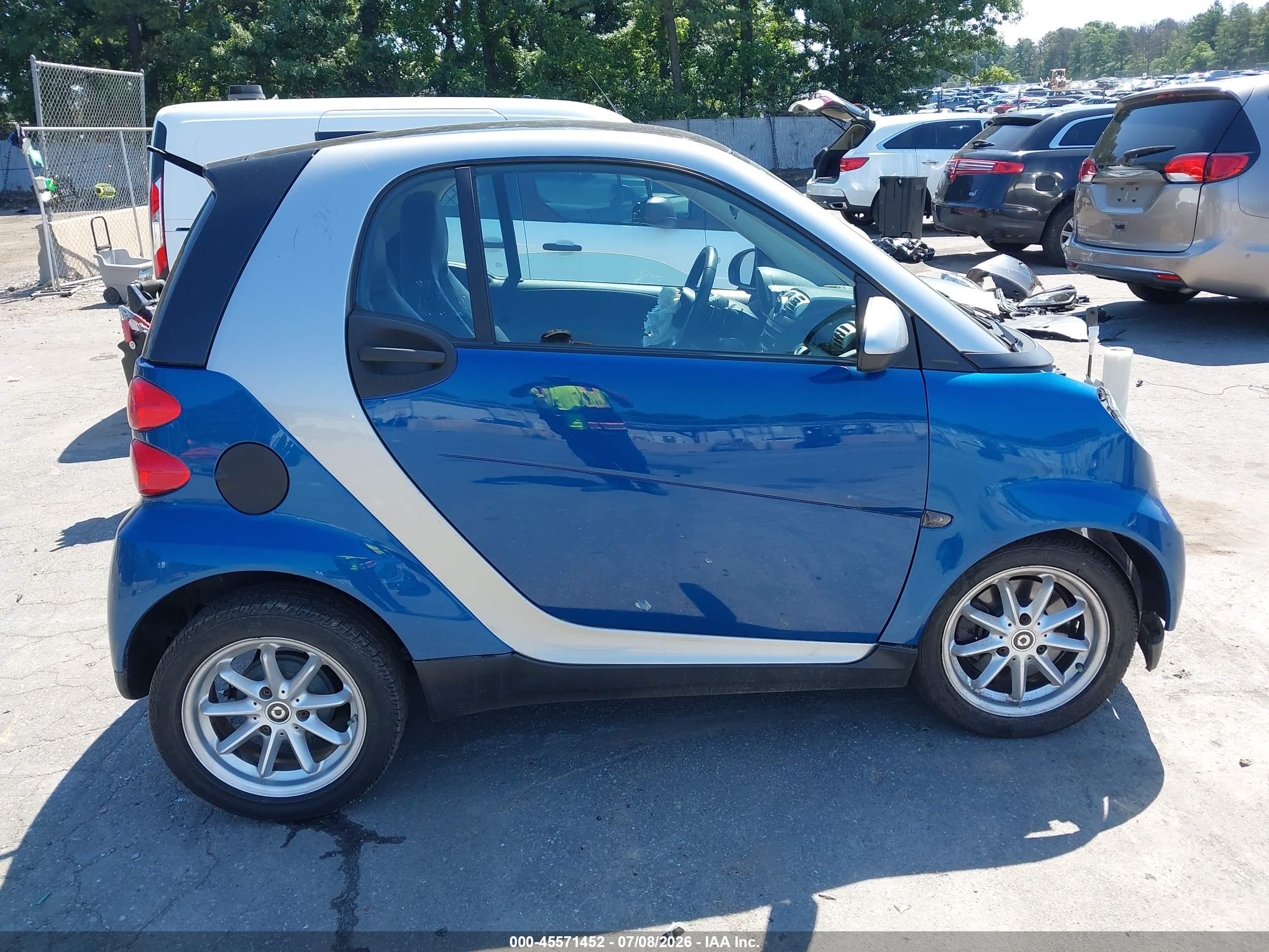 2008 Smart Fortwo Passion/pure Blue vin: WMEEJ31X38K205426