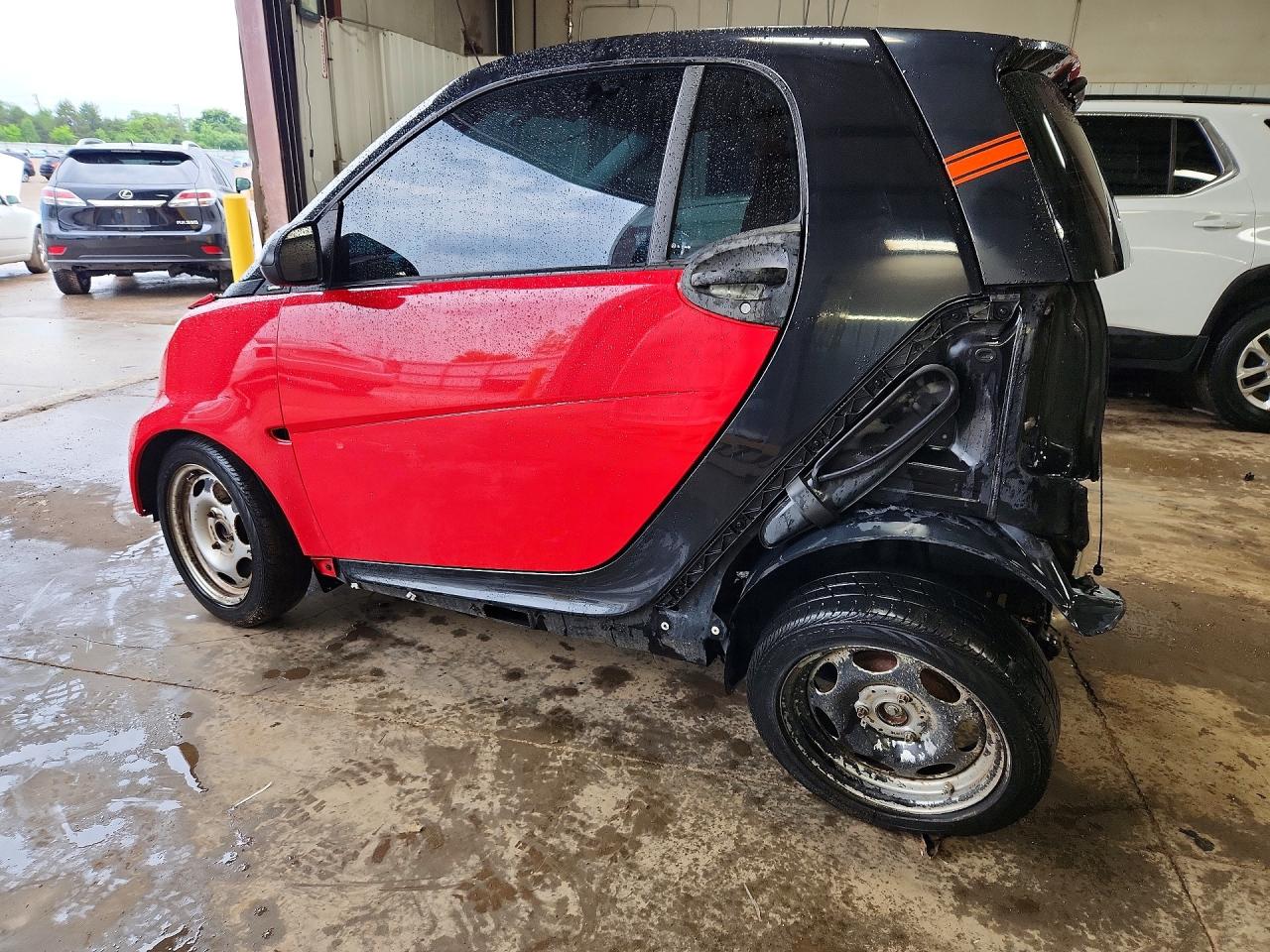 2009 Smart Fortwo Pure/passion Two Tone vin: WMEEJ31X39K305317