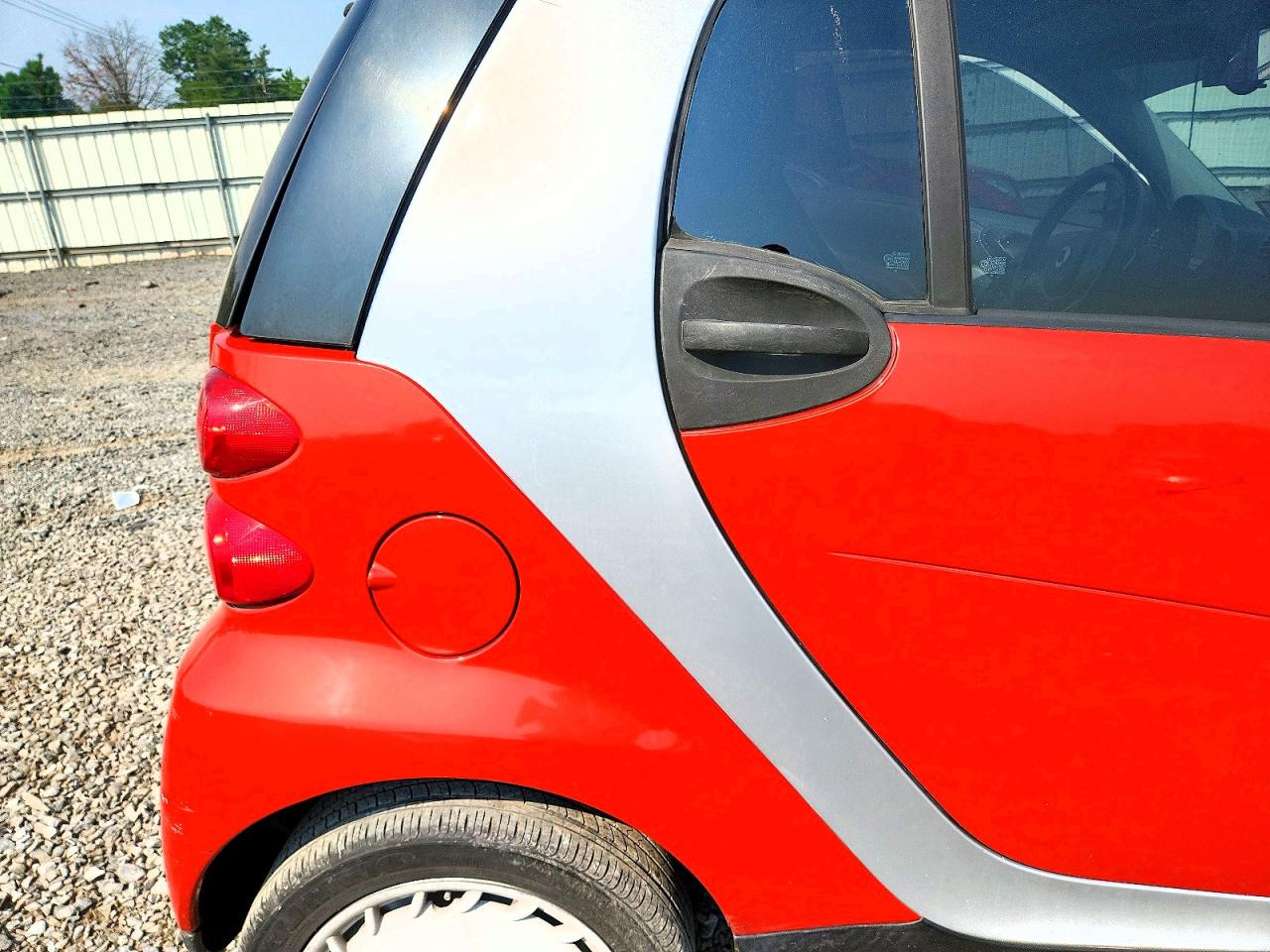 2008 Smart Fortwo Pure Two Tone vin: WMEEJ31X58K186684