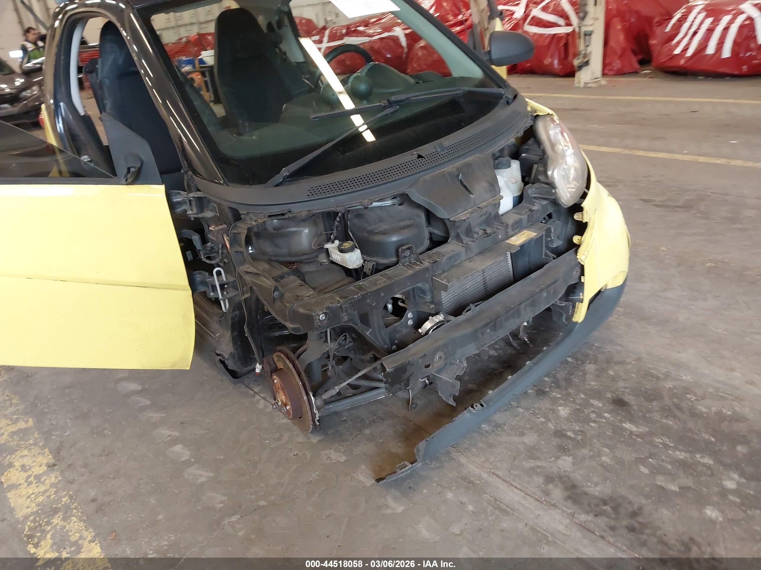 2008 Smart Fortwo Passion/pure Желтый vin: WMEEJ31X58K202933