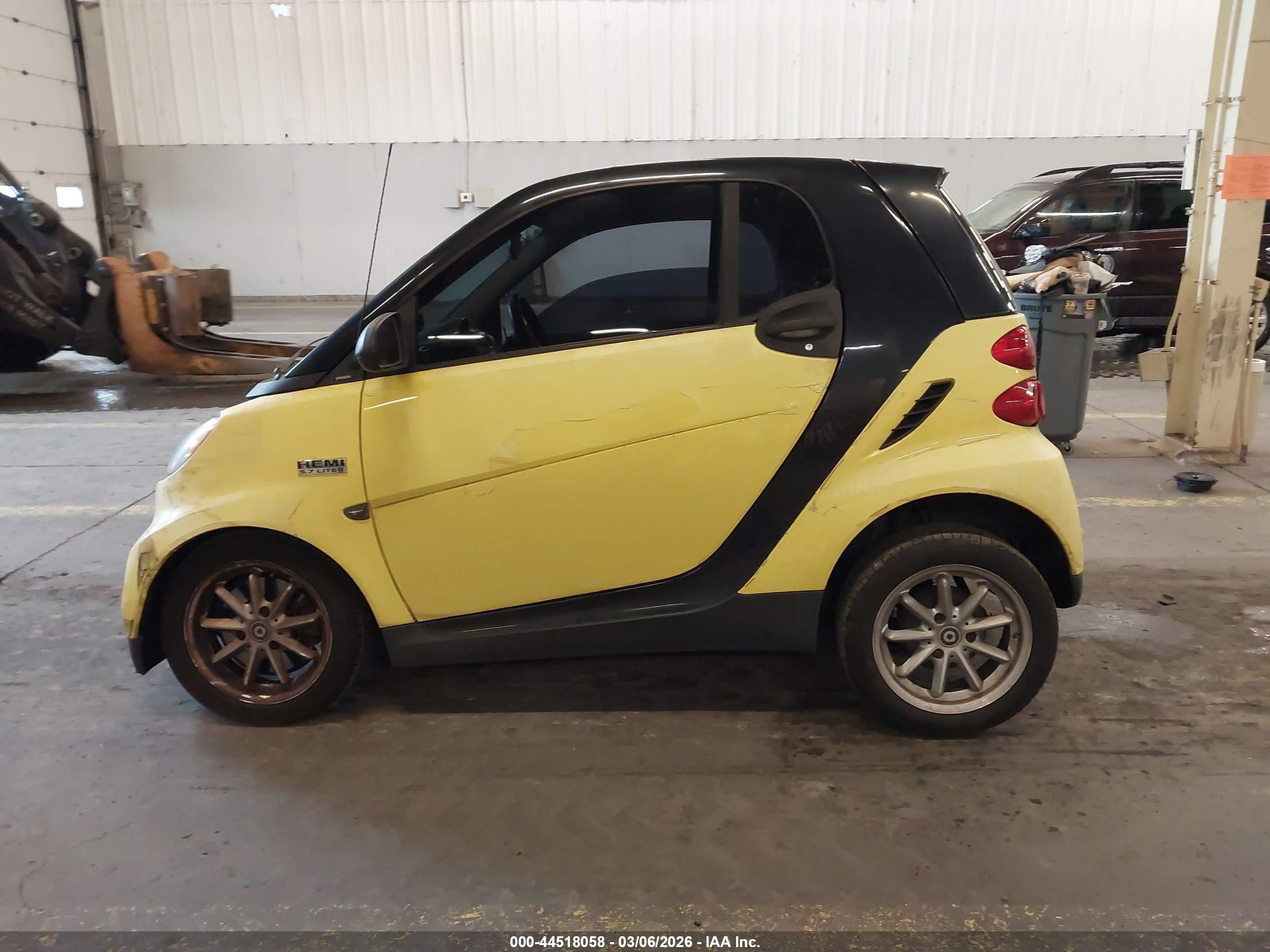 2008 Smart Fortwo Passion/pure Желтый vin: WMEEJ31X58K202933
