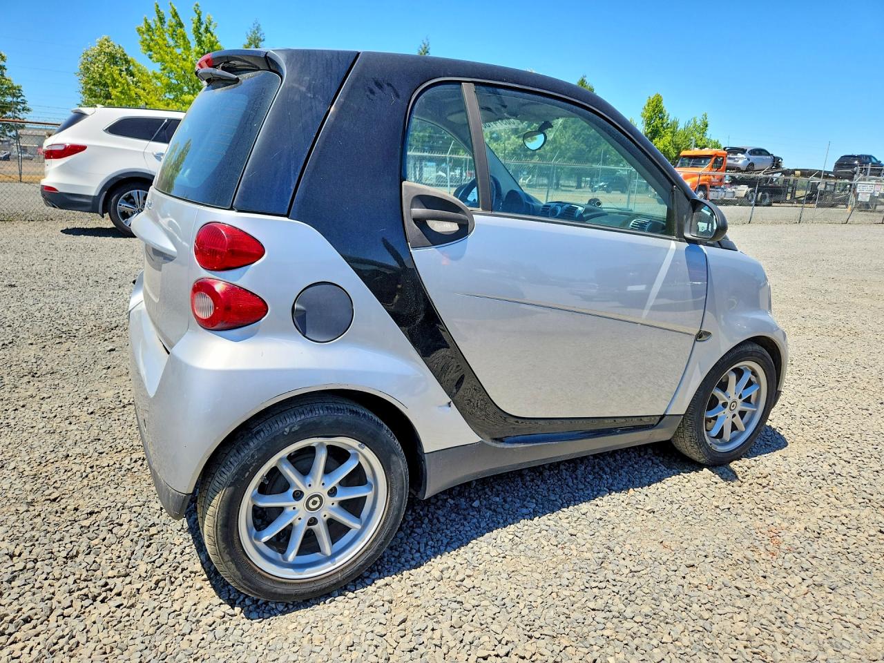 2008 Smart Fortwo Pure Серебряный vin: WMEEJ31X68K144864