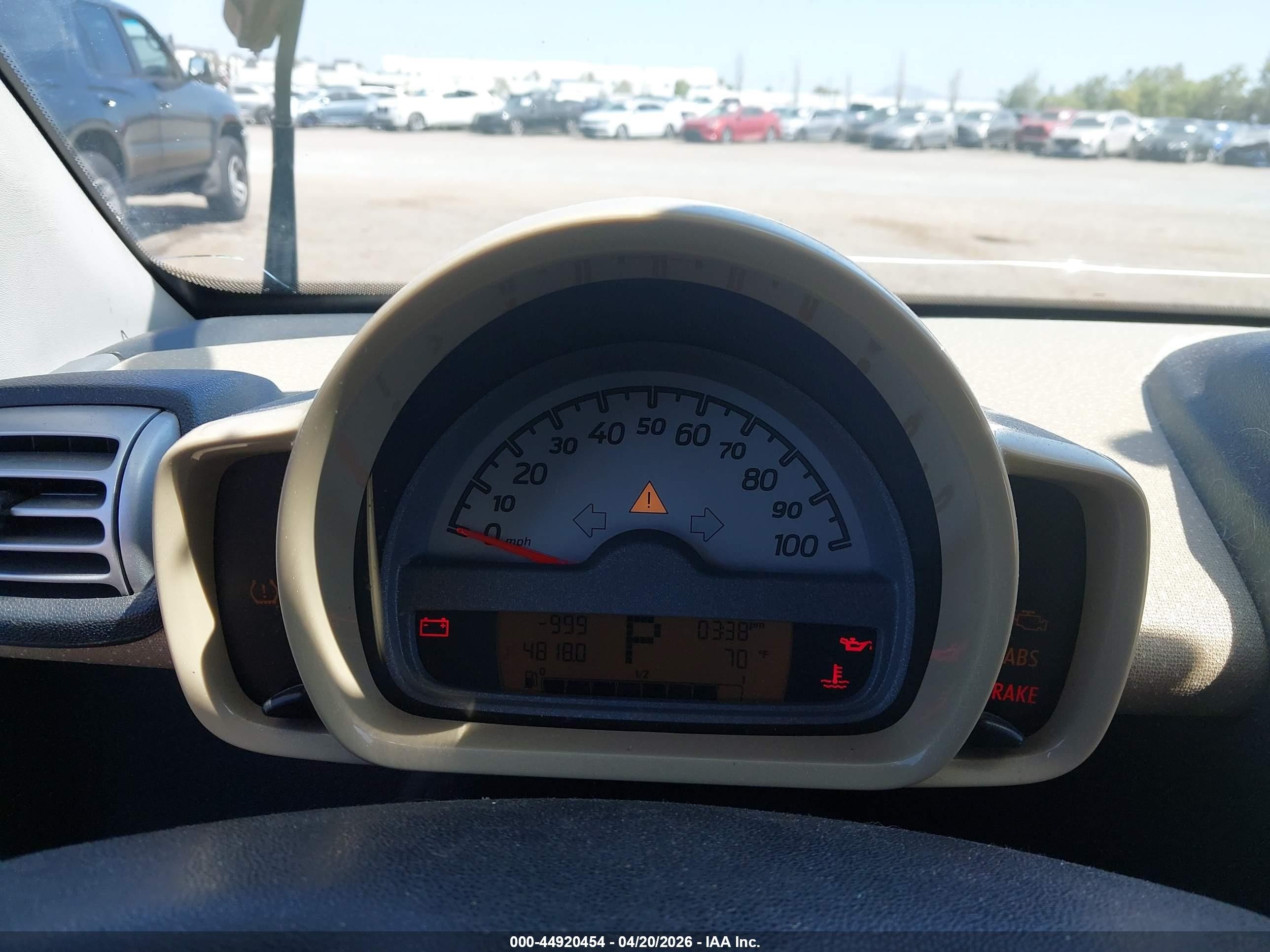2008 Smart Fortwo Passion/pure White vin: WMEEJ31X68K181848