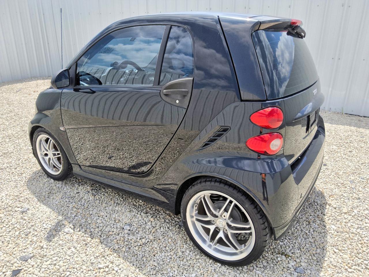 2009 Smart Fortwo Pure Черный vin: WMEEJ31X79K233571
