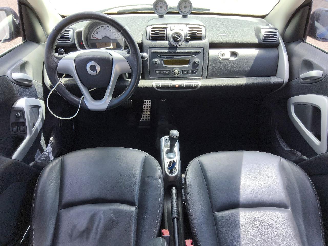 2009 Smart Fortwo Pure Черный vin: WMEEJ31X79K233571