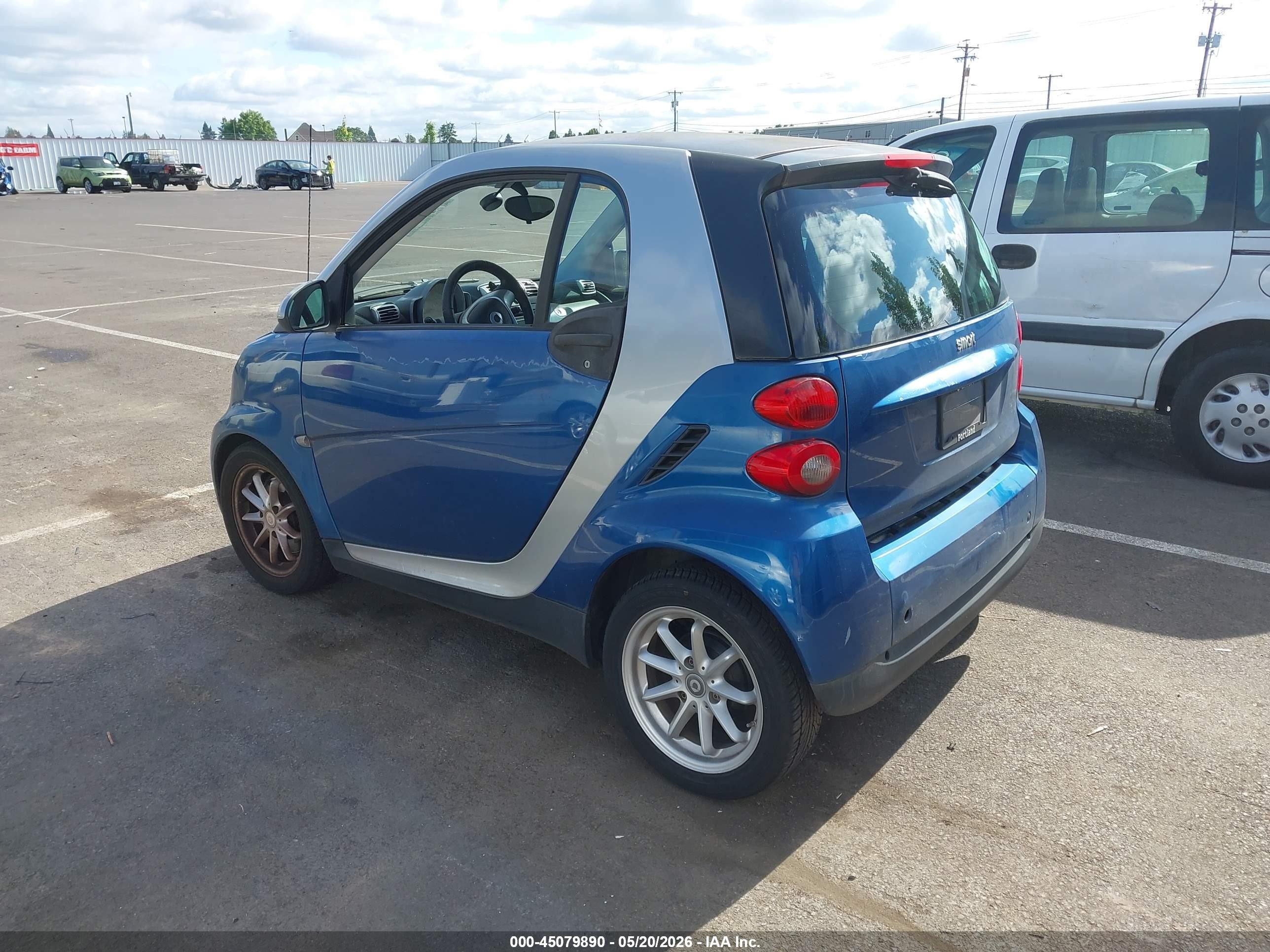 2008 Smart Fortwo Passion/pure Blue vin: WMEEJ31X88K123711