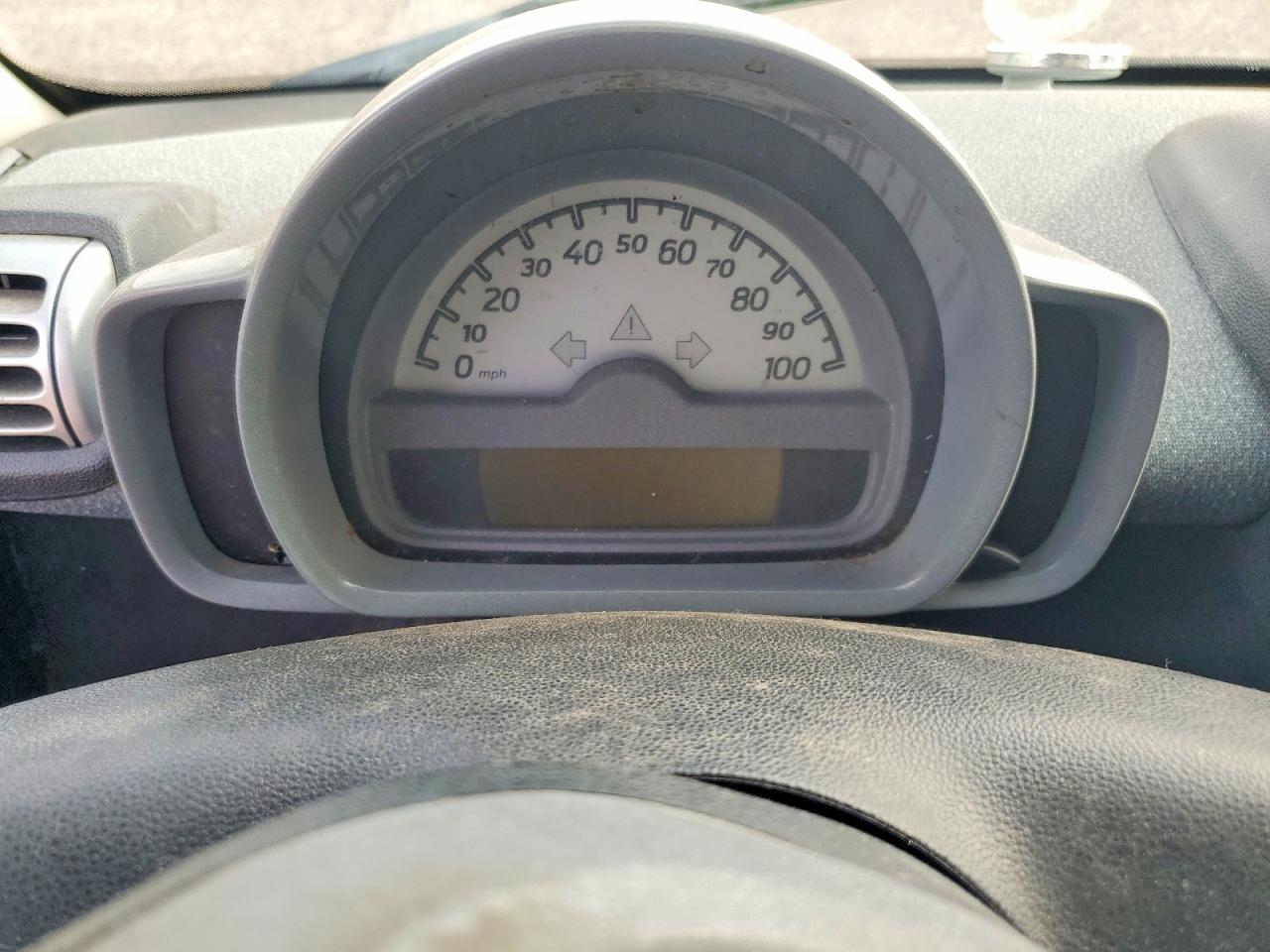 2009 Smart Fortwo Pure Red vin: WMEEJ31X99K324468
