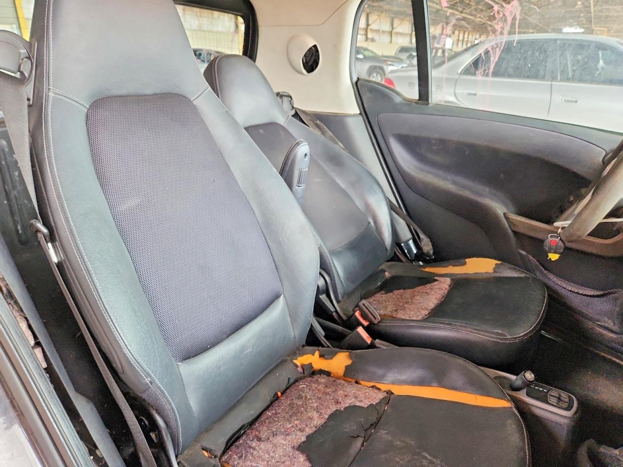 2012 Smart Fortwo Pure Черный vin: WMEEJ3BA0CK550416