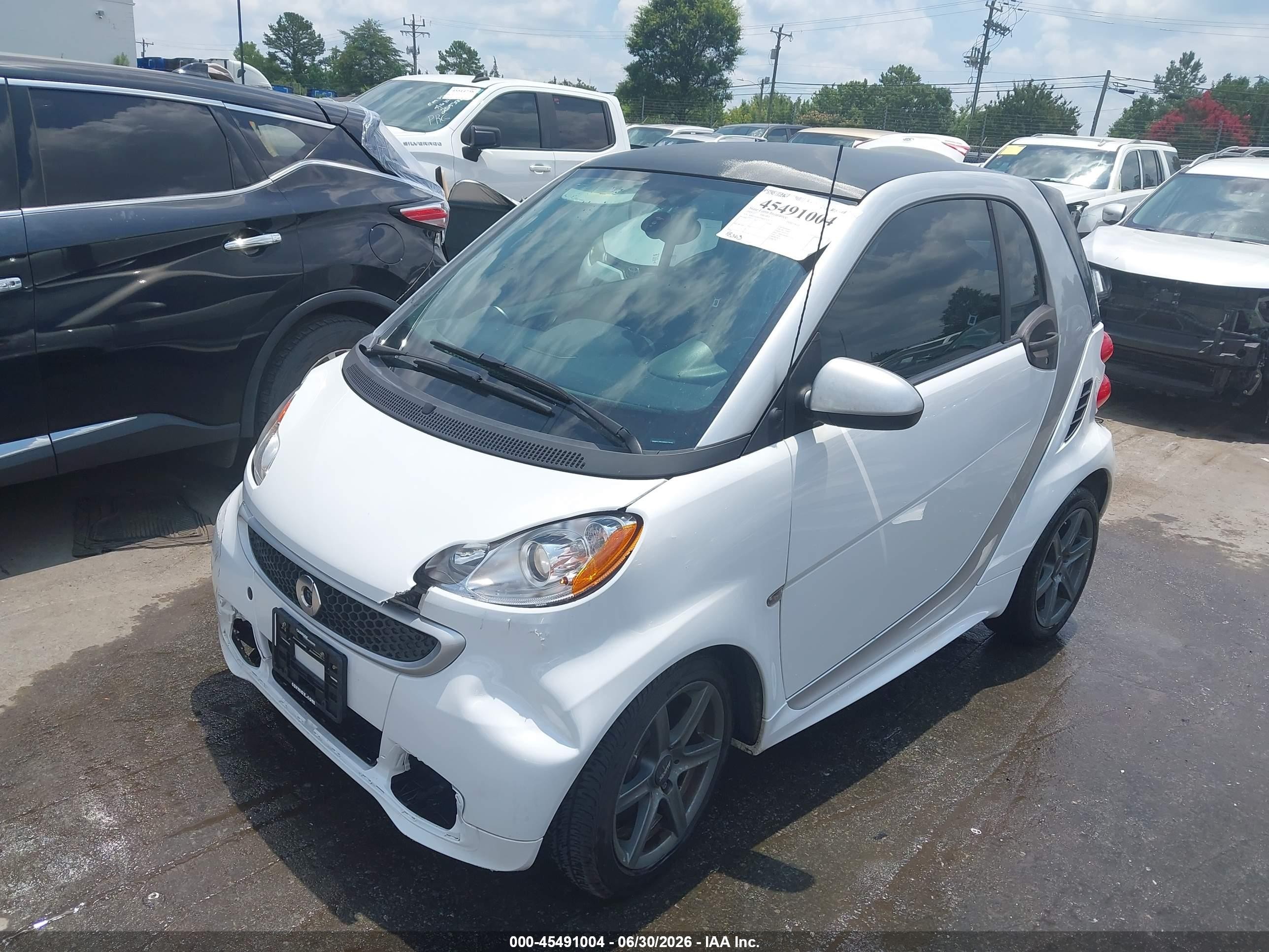 2015 Smart Fortwo Pure Белый vin: WMEEJ3BA0FK813475
