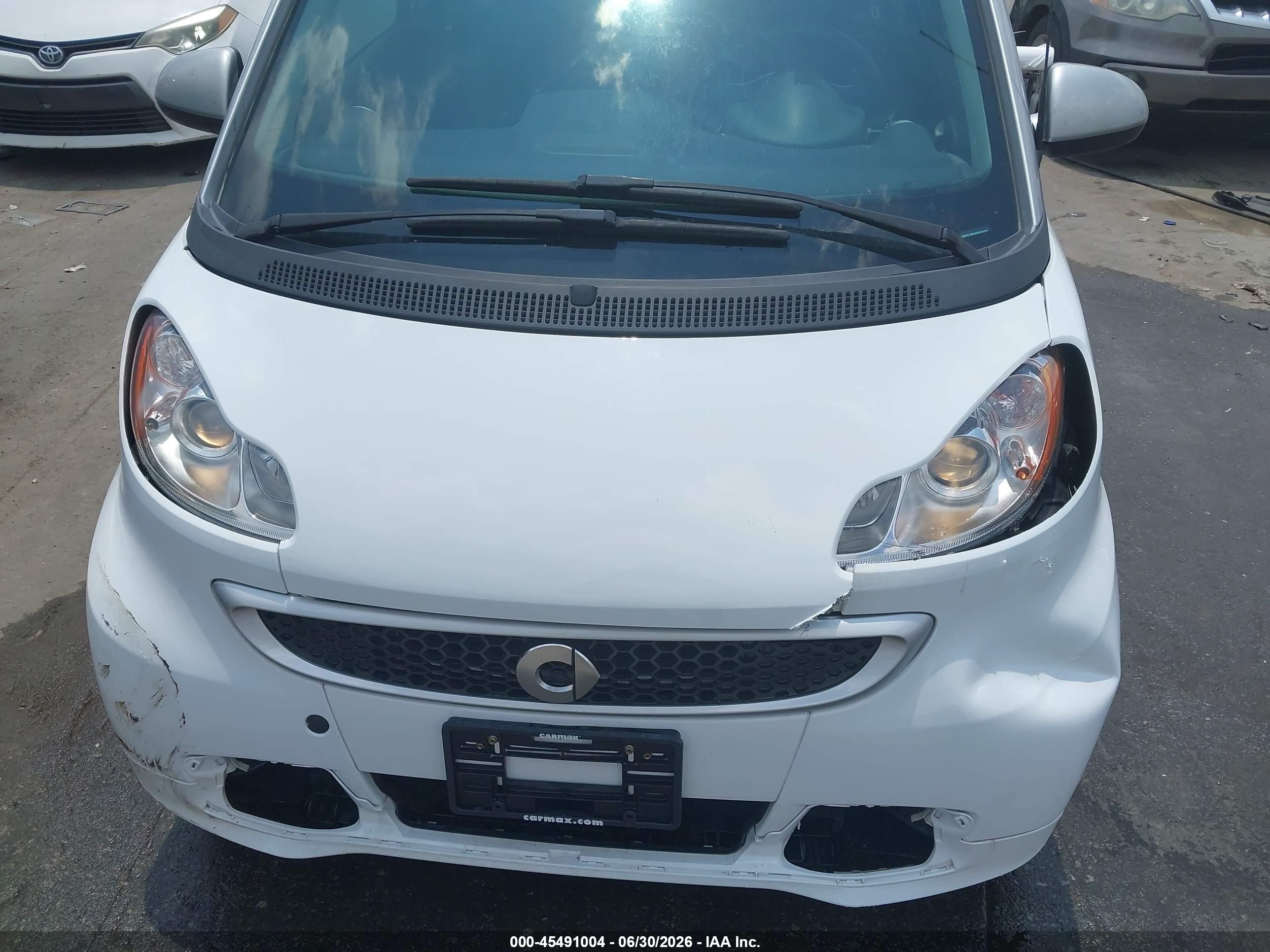 2015 Smart Fortwo Pure Белый vin: WMEEJ3BA0FK813475