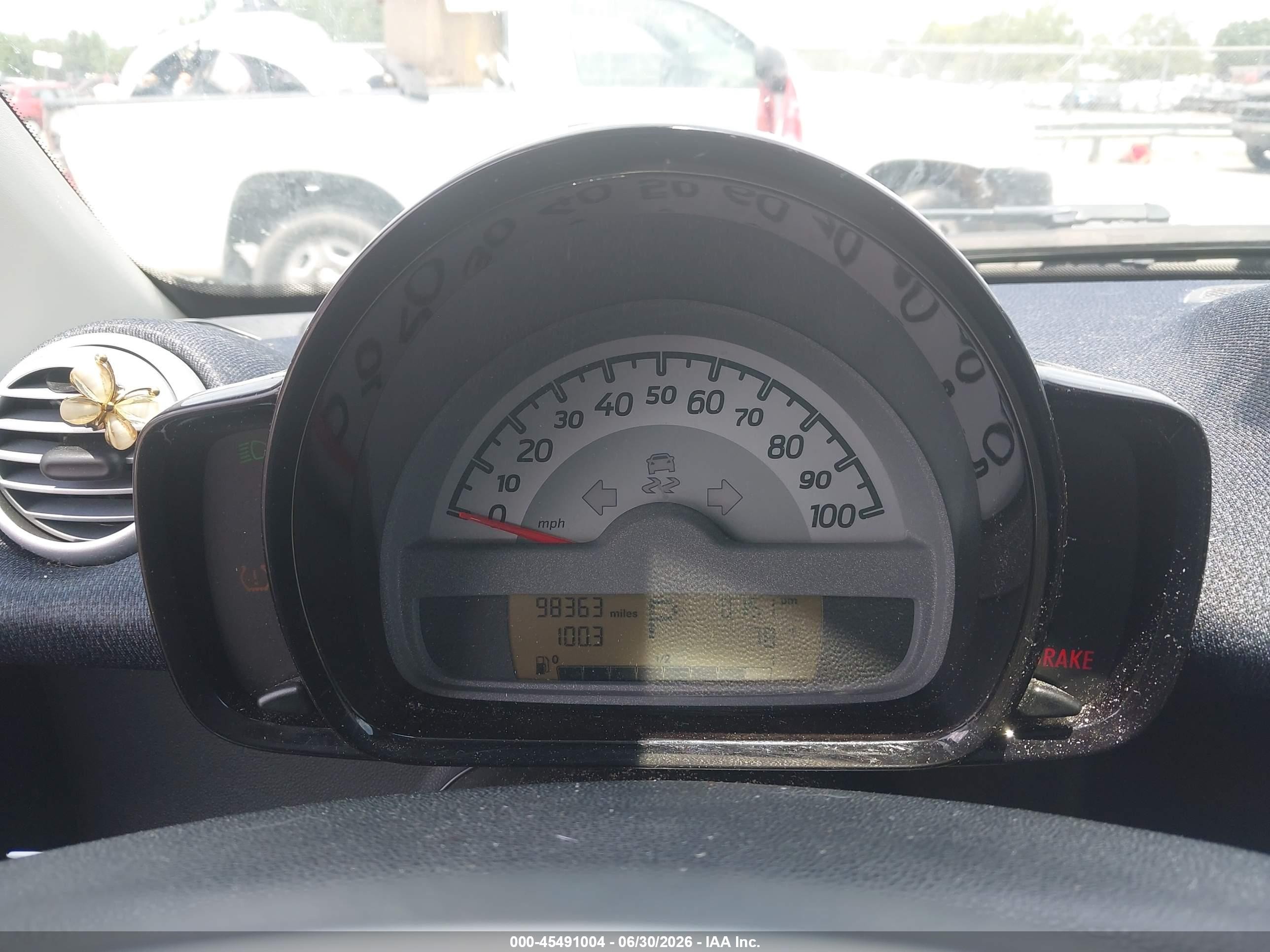 2015 Smart Fortwo Pure Белый vin: WMEEJ3BA0FK813475