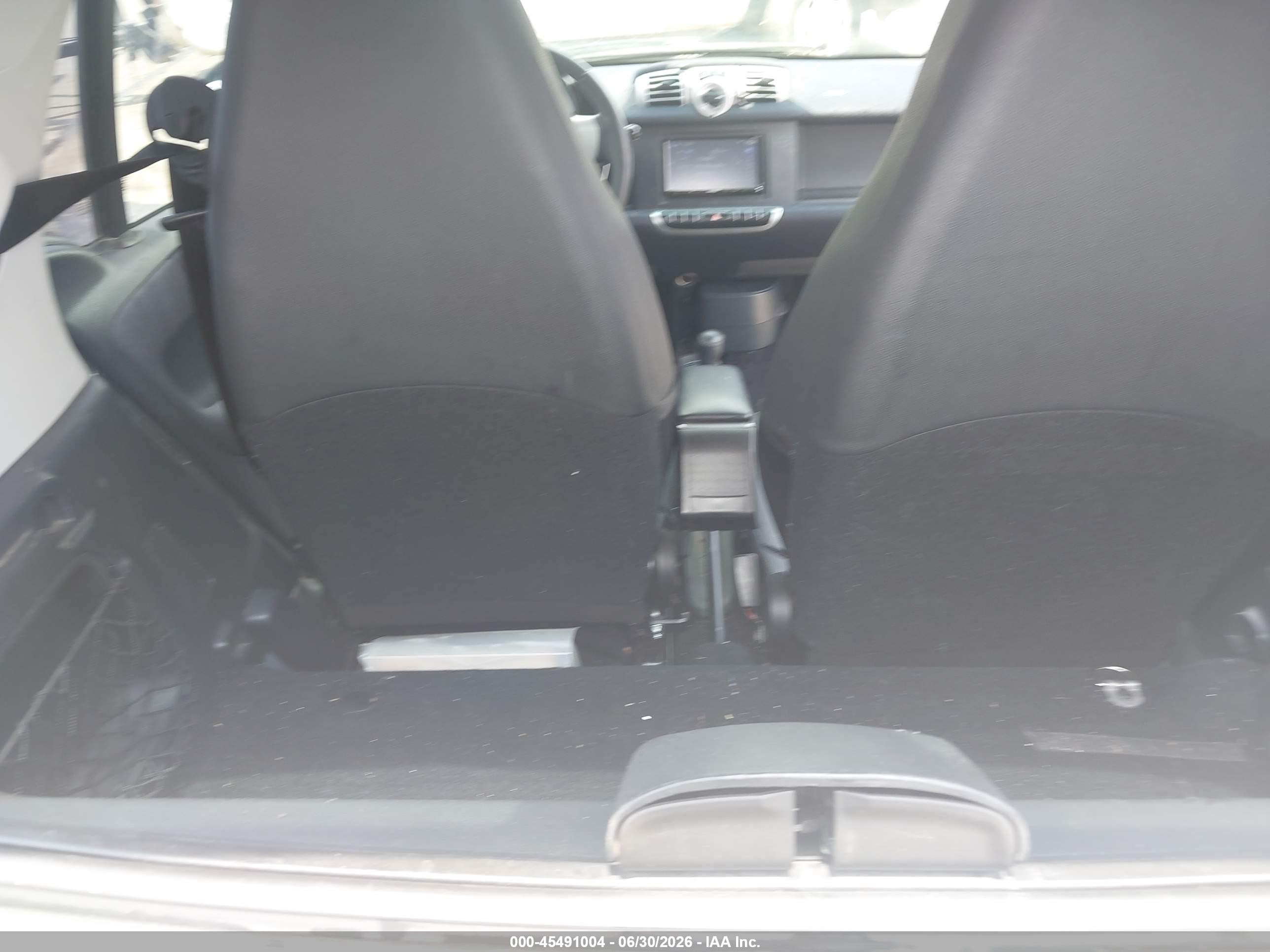 2015 Smart Fortwo Pure Белый vin: WMEEJ3BA0FK813475