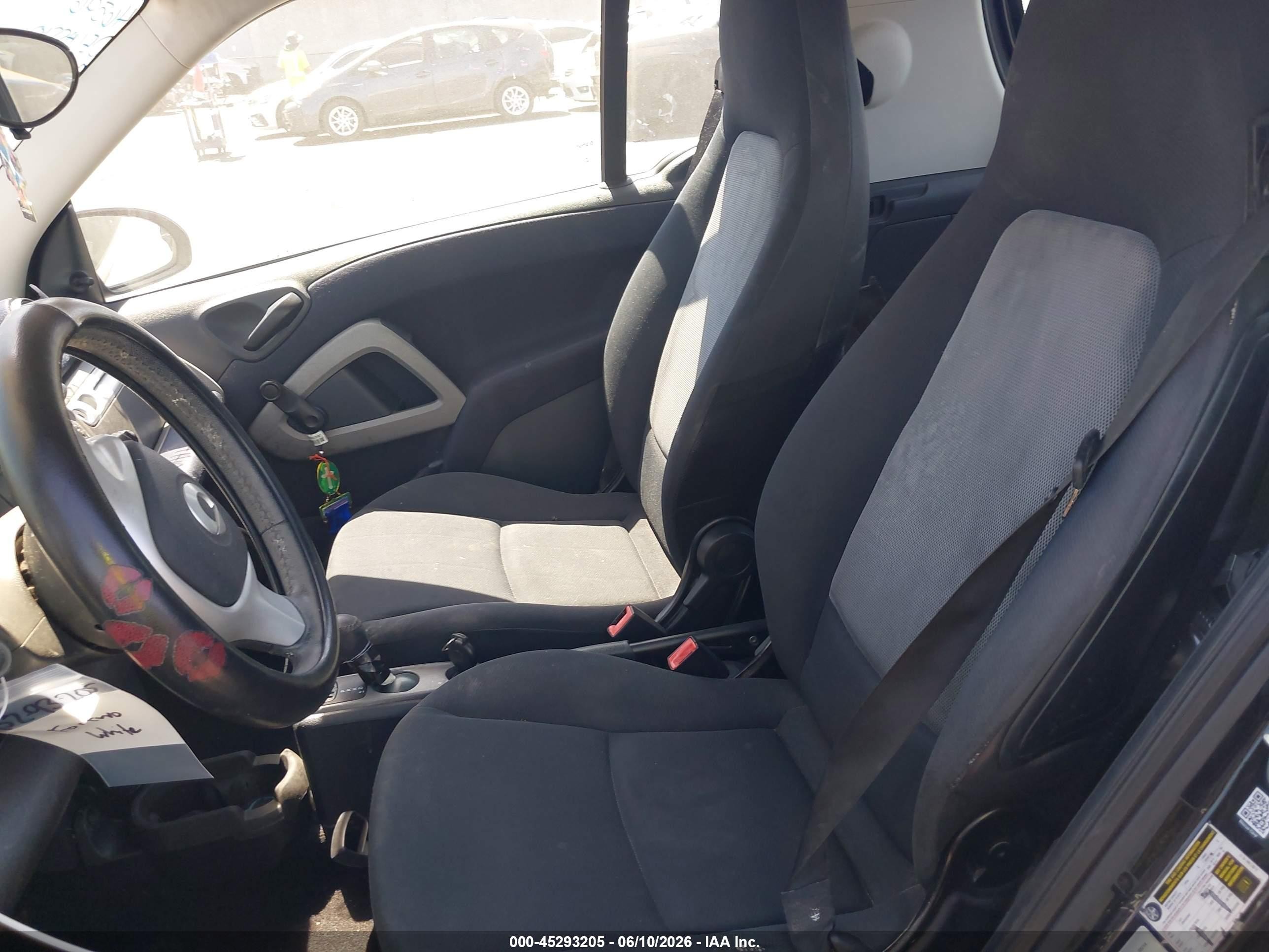 2015 Smart Fortwo Pure Белый vin: WMEEJ3BA1FK801710