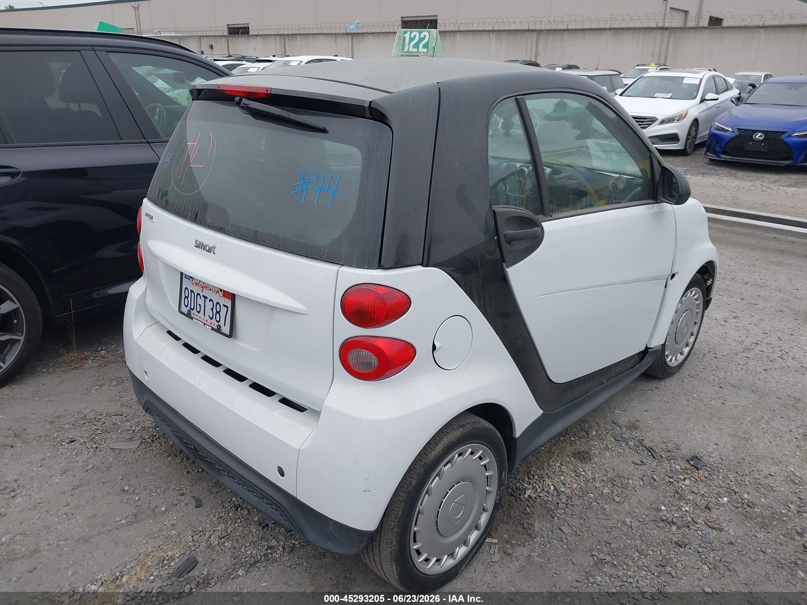 2015 Smart Fortwo Pure Белый vin: WMEEJ3BA1FK801710