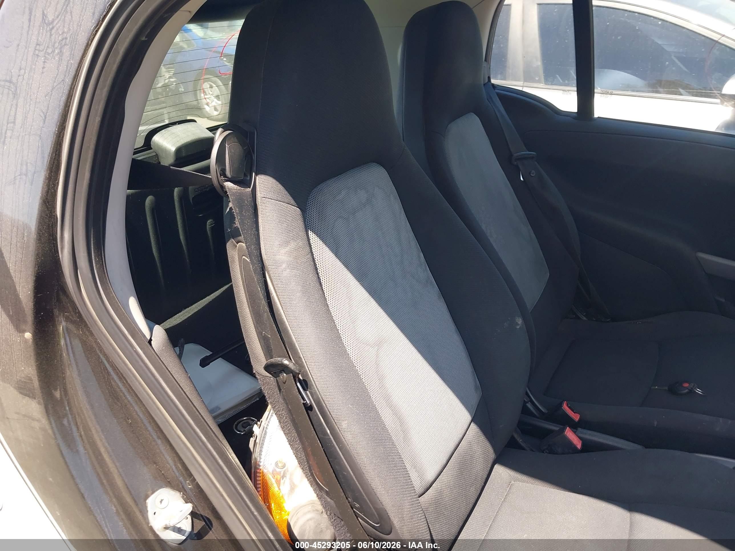 2015 Smart Fortwo Pure Белый vin: WMEEJ3BA1FK801710