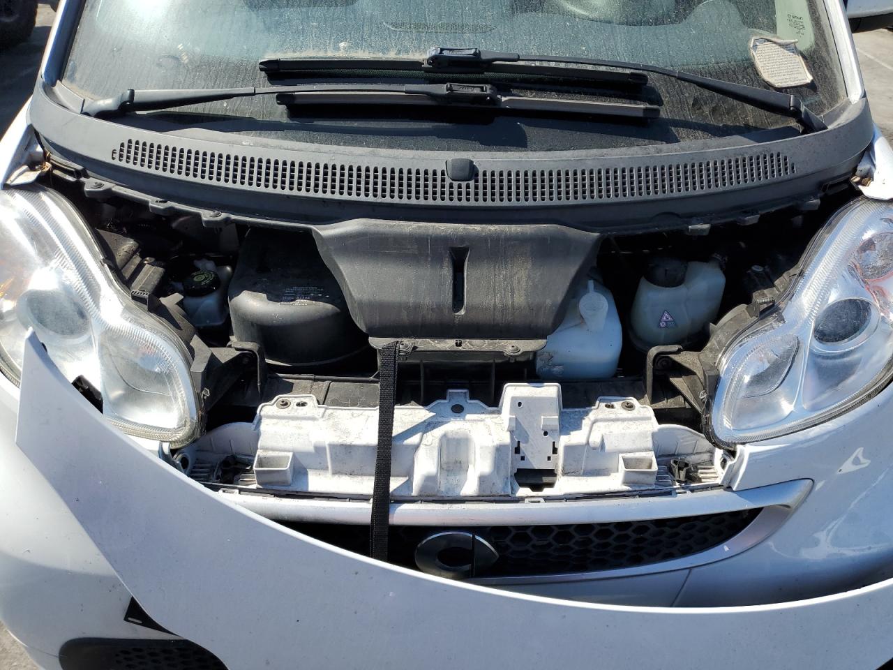 2015 Smart Fortwo Pure Белый vin: WMEEJ3BA1FK807250
