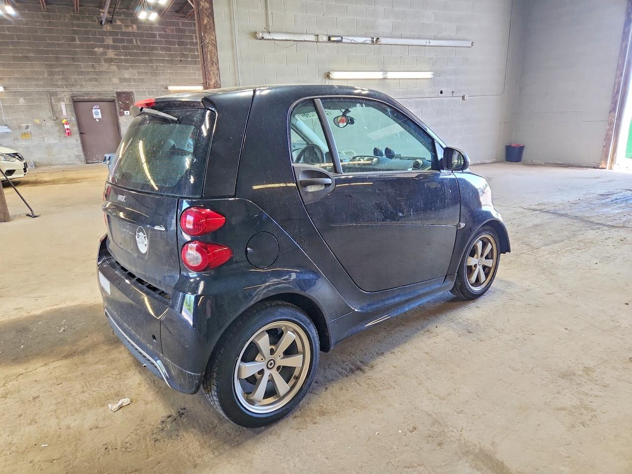 2013 Smart Fortwo Pure Черный vin: WMEEJ3BA2DK637865