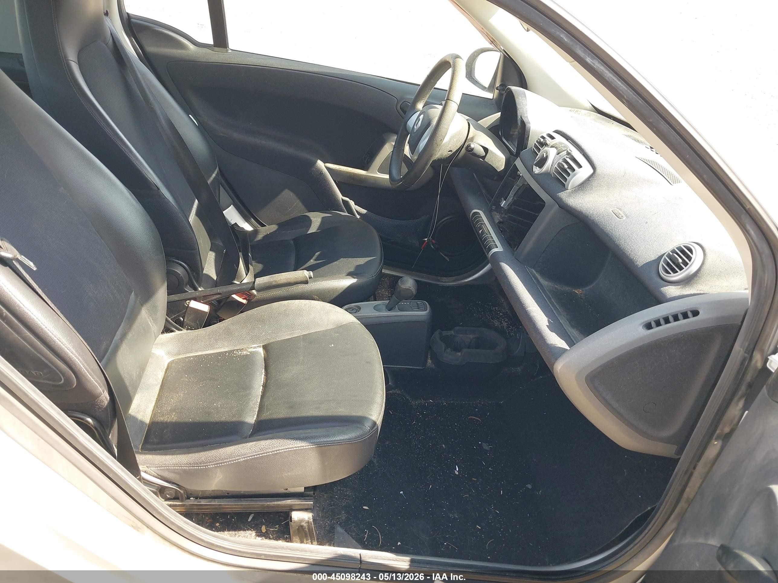 2013 Smart Fortwo   Silver vin: WMEEJ3BA2DK655346