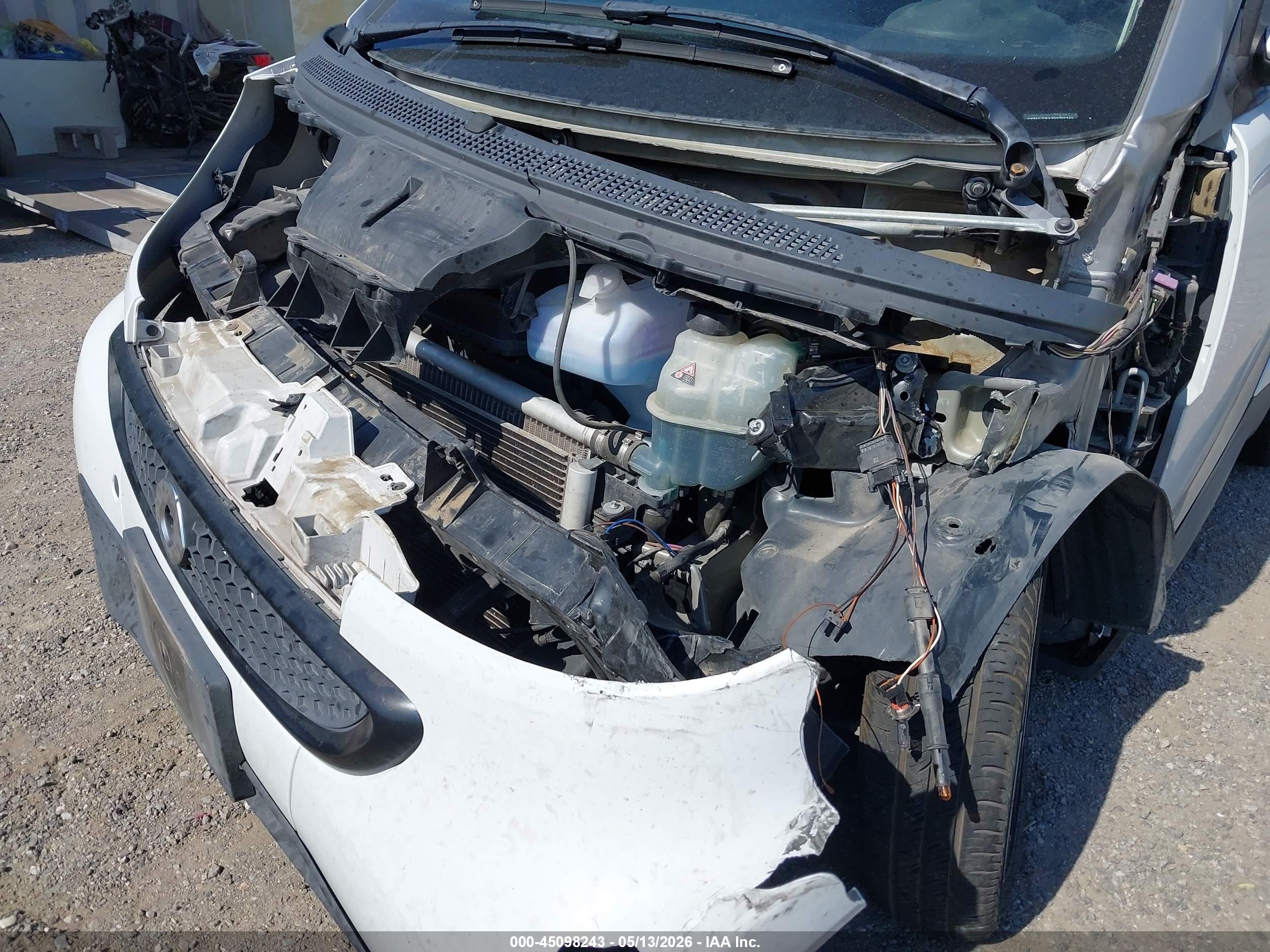 2013 Smart Fortwo   Silver vin: WMEEJ3BA2DK655346