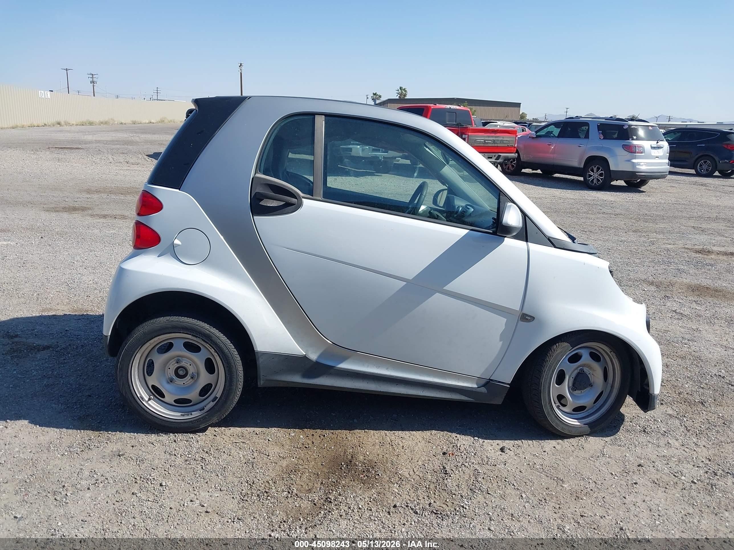 2013 Smart Fortwo   Silver vin: WMEEJ3BA2DK655346