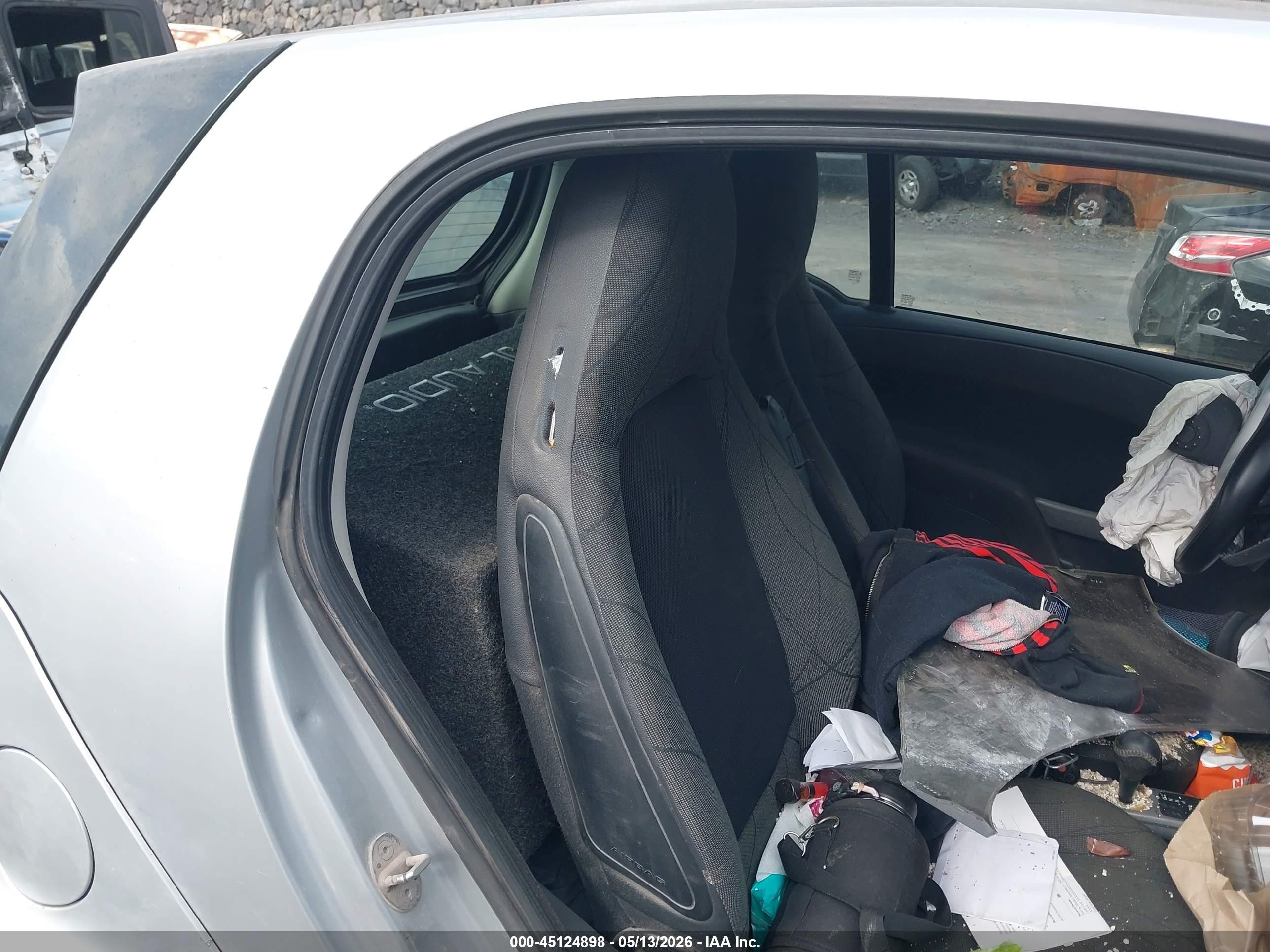 2013 Smart Fortwo Passion Серебряный vin: WMEEJ3BA2DK680991