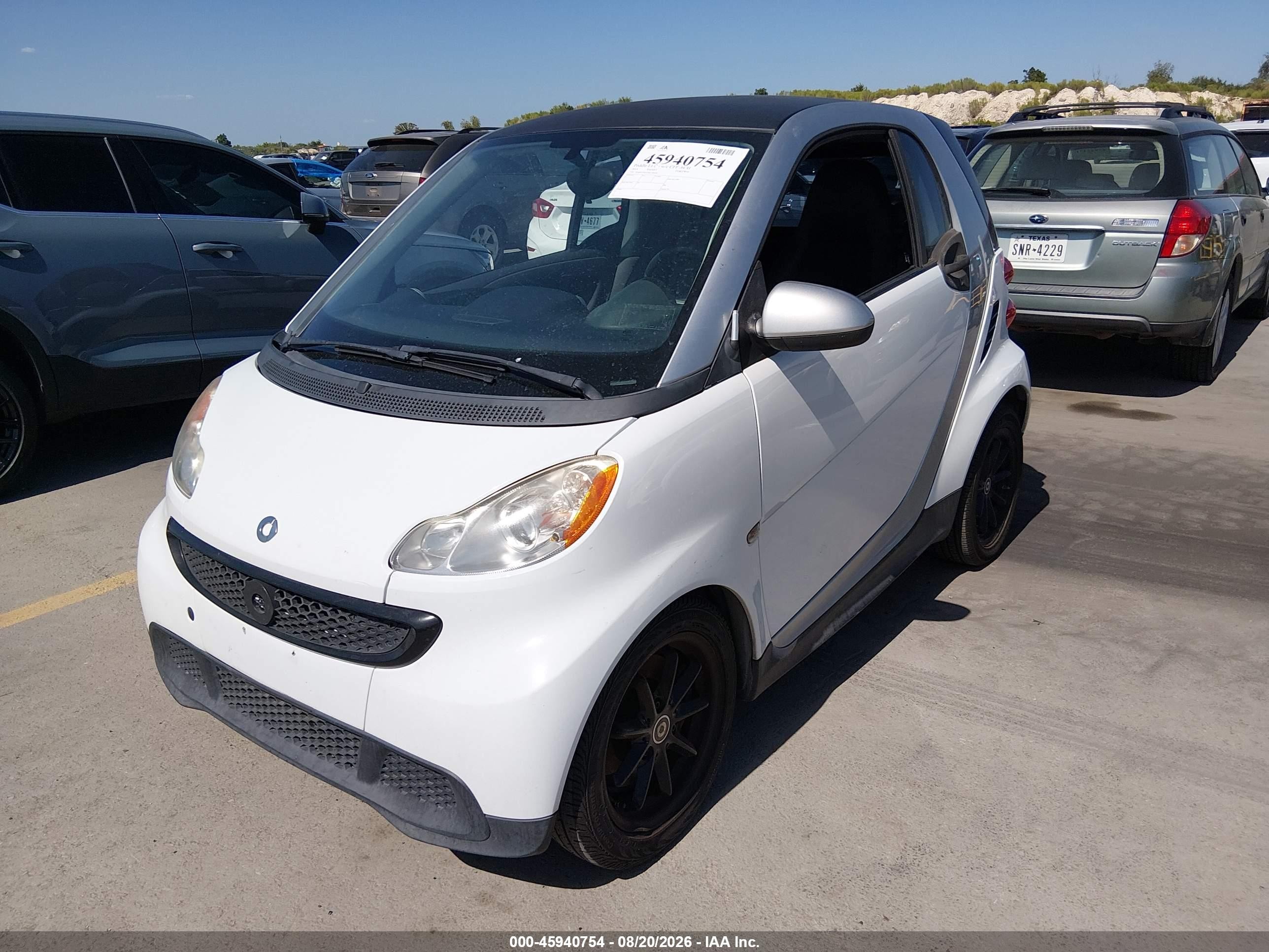 2014 Smart Fortwo Pure Белый vin: WMEEJ3BA2EK748448