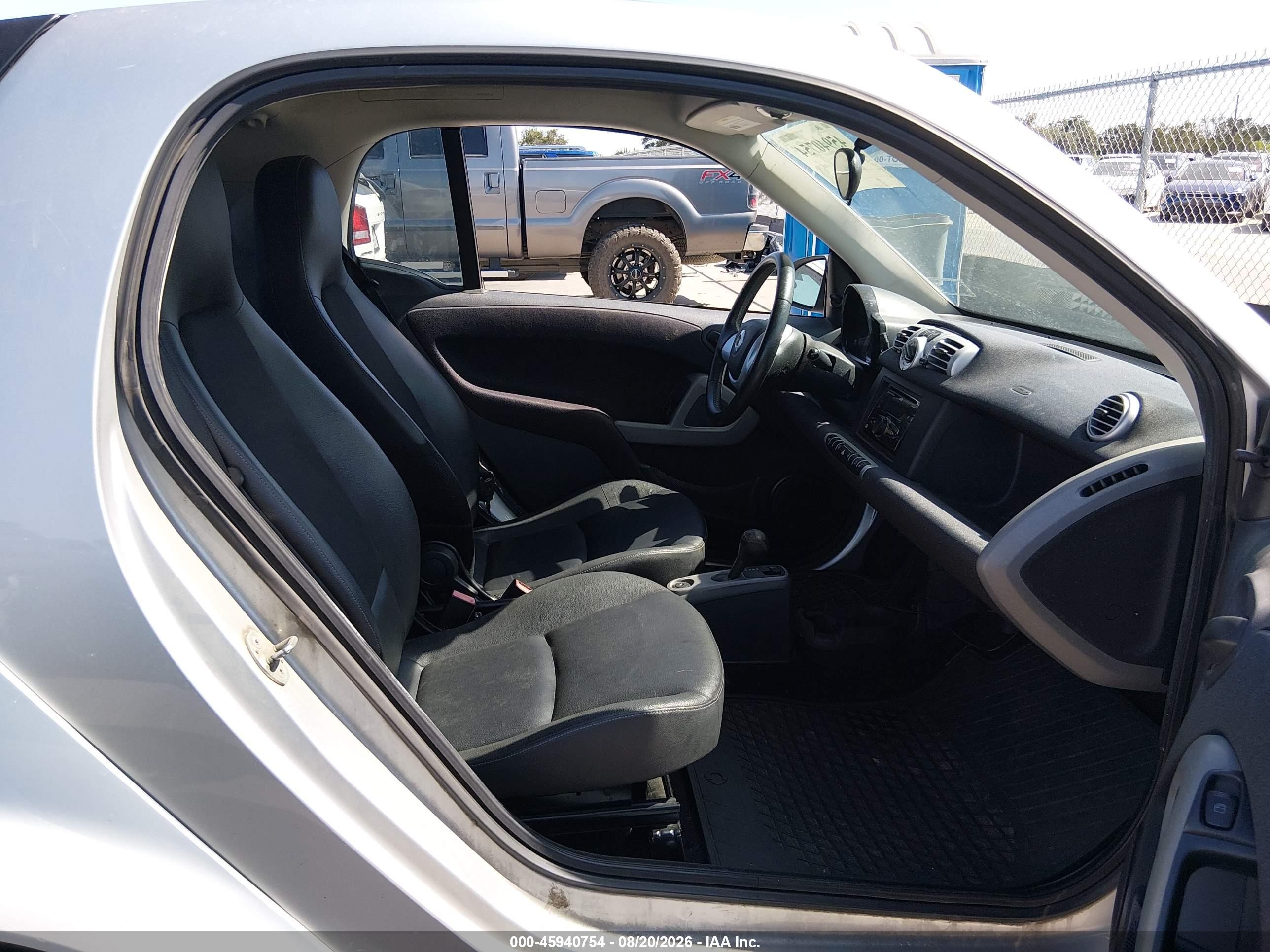 2014 Smart Fortwo Pure Белый vin: WMEEJ3BA2EK748448