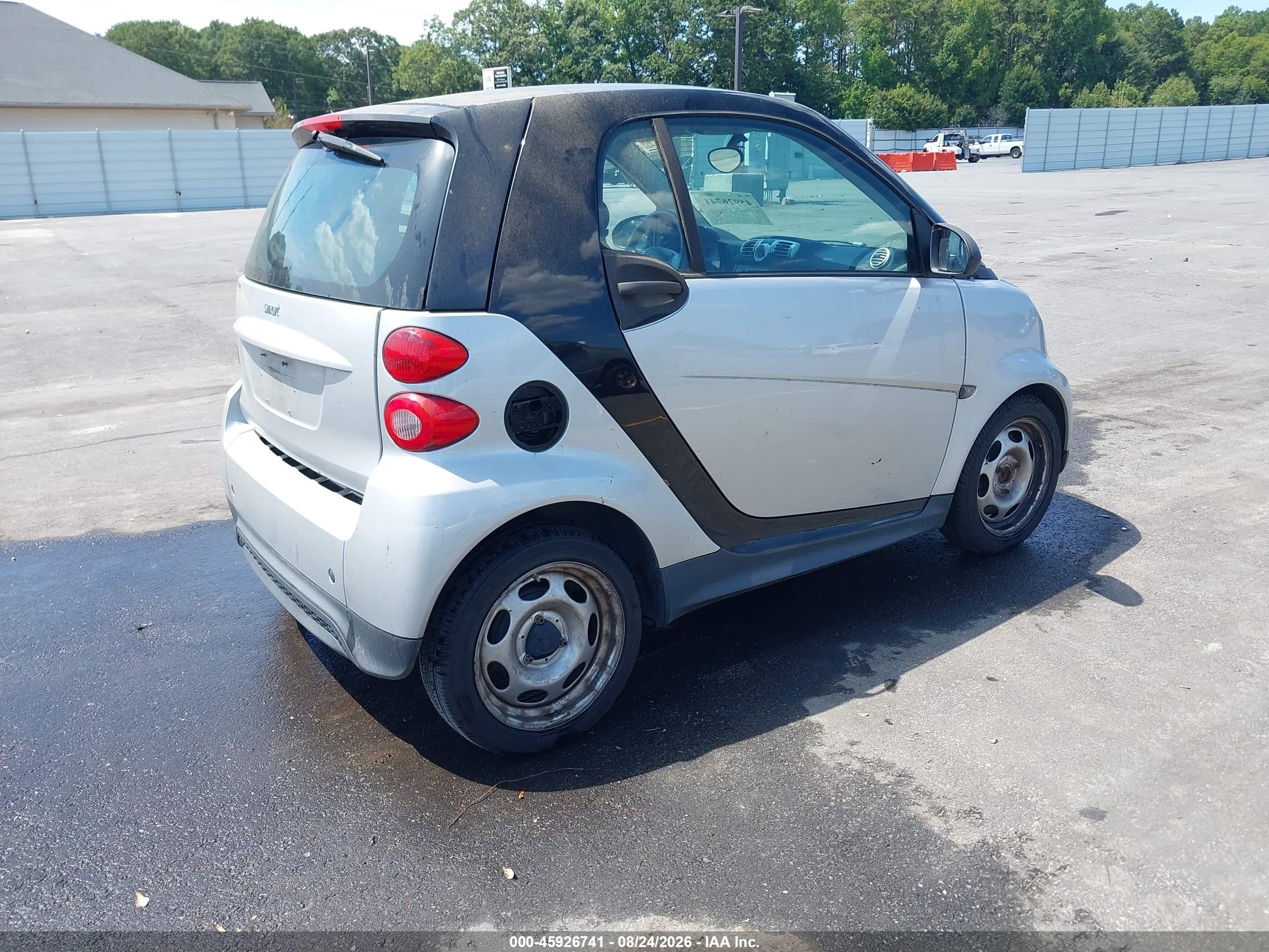 2013 Smart Fortwo Pure White vin: WMEEJ3BA3DK677579