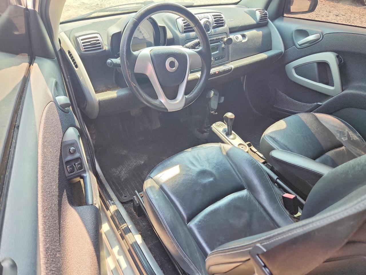 2010 Smart Fortwo Pure Белый vin: WMEEJ3BA4AK358154