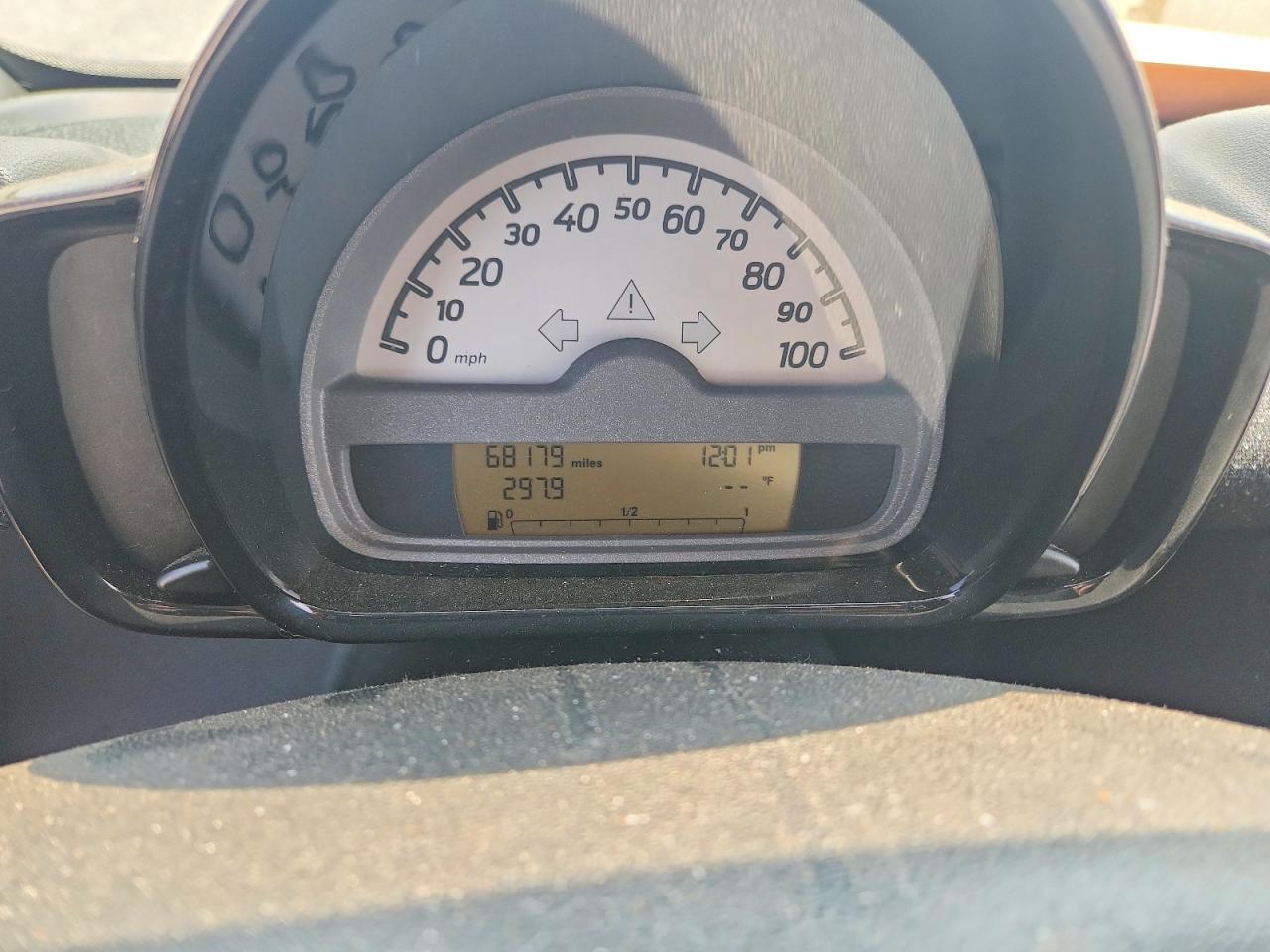 2010 Smart Fortwo Pure Белый vin: WMEEJ3BA4AK358154