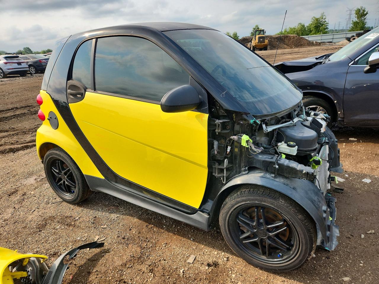 2013 Smart Fortwo Pure Yellow vin: WMEEJ3BA4DK656885