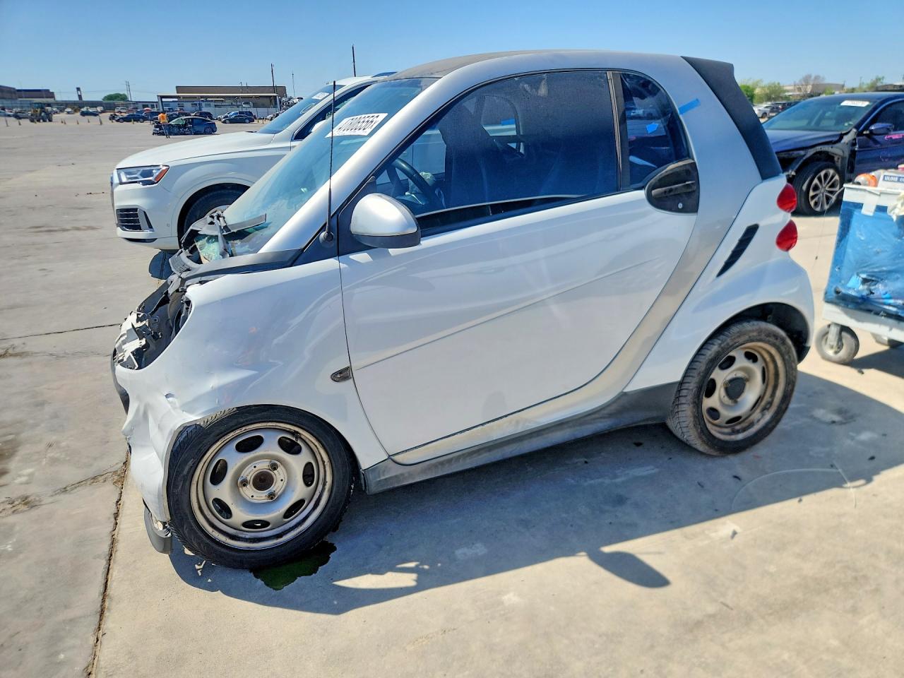 2014 Smart Fortwo Pure White vin: WMEEJ3BA4EK733739
