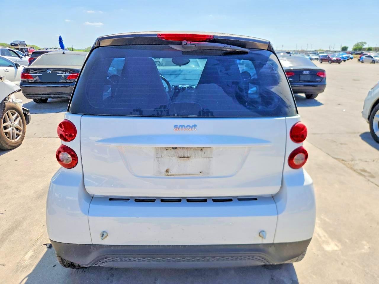2014 Smart Fortwo Pure White vin: WMEEJ3BA4EK733739