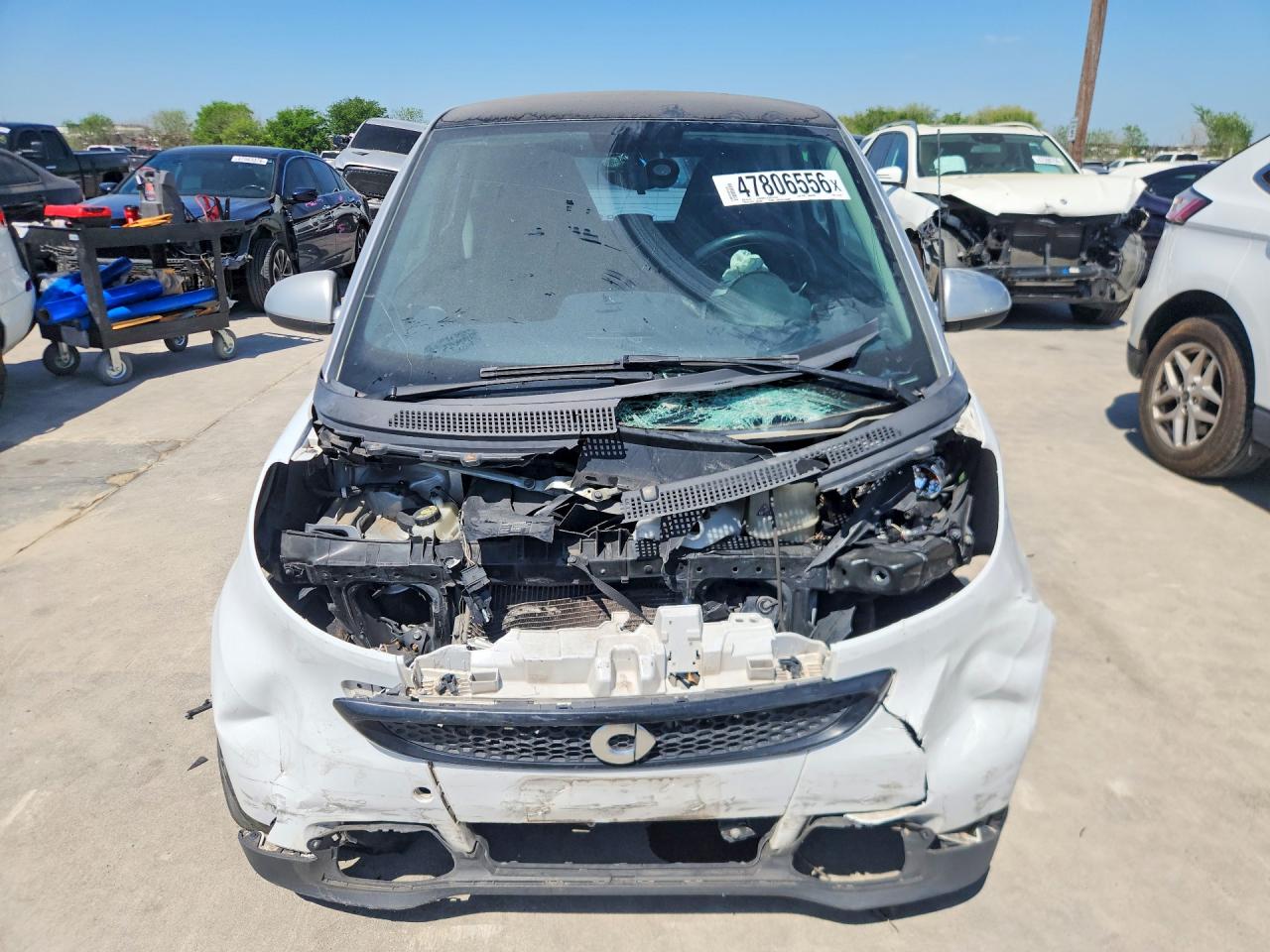2014 Smart Fortwo Pure White vin: WMEEJ3BA4EK733739