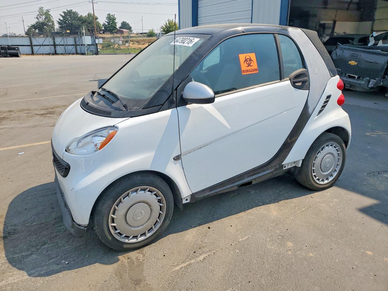 2015 Smart Fortwo Pure White vin: WMEEJ3BA4FK806822