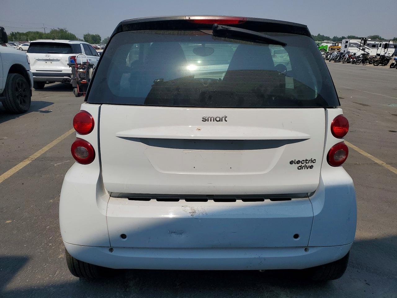 2015 Smart Fortwo Pure White vin: WMEEJ3BA4FK806822