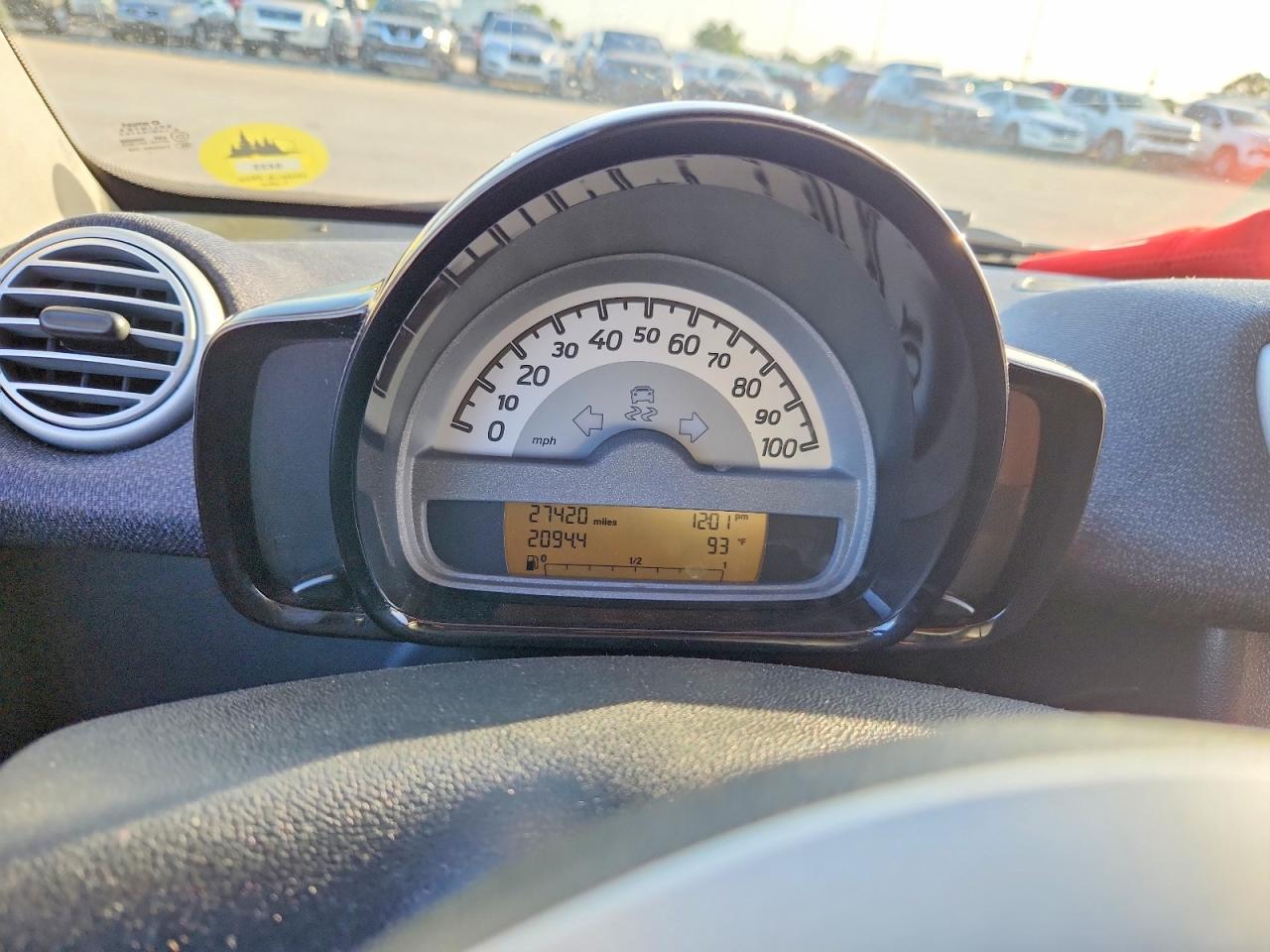 2013 Smart Fortwo Pure White vin: WMEEJ3BA5DK659973
