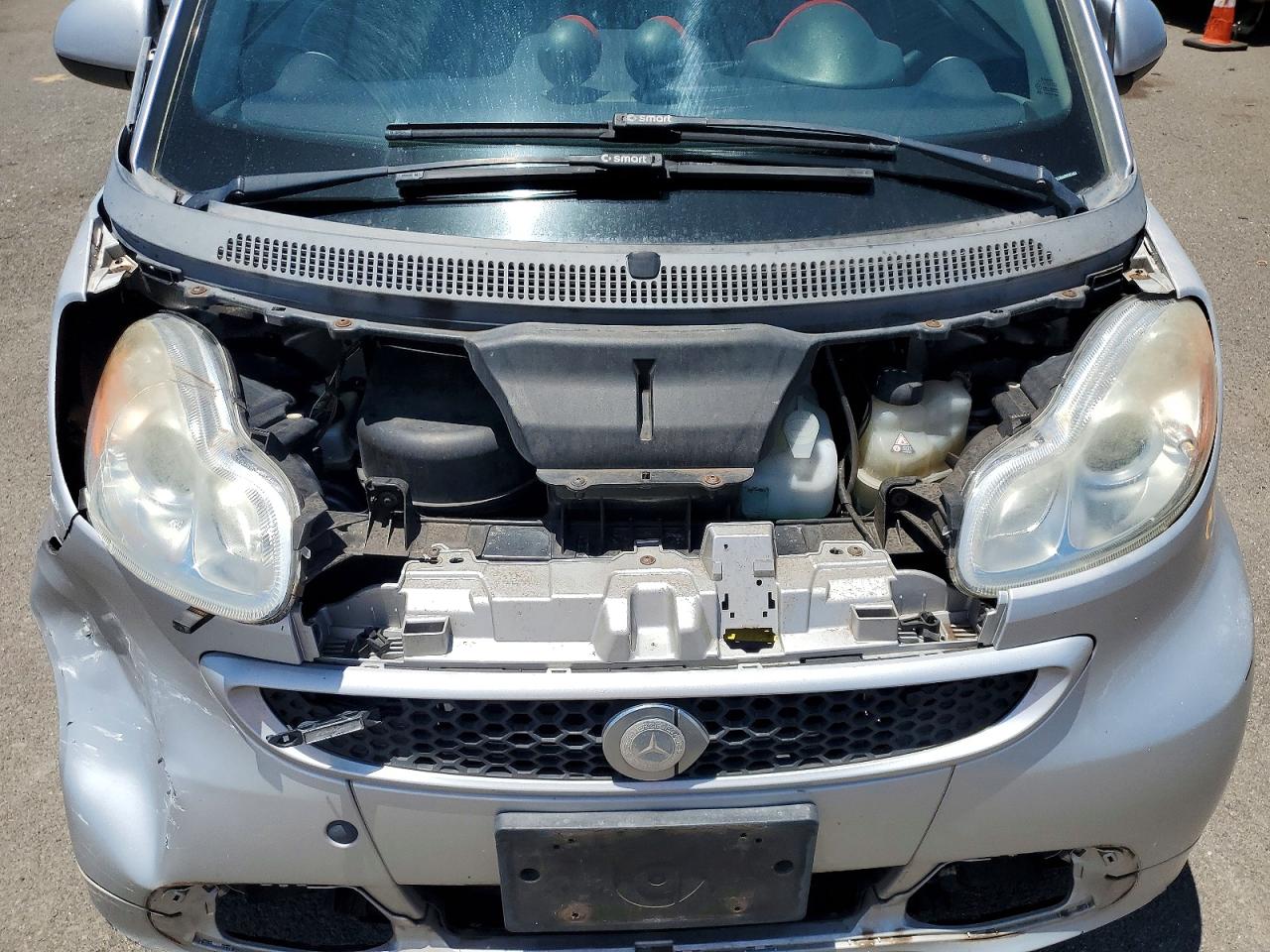 2013 Smart Fortwo Silver vin: WMEEJ3BA5DK683402