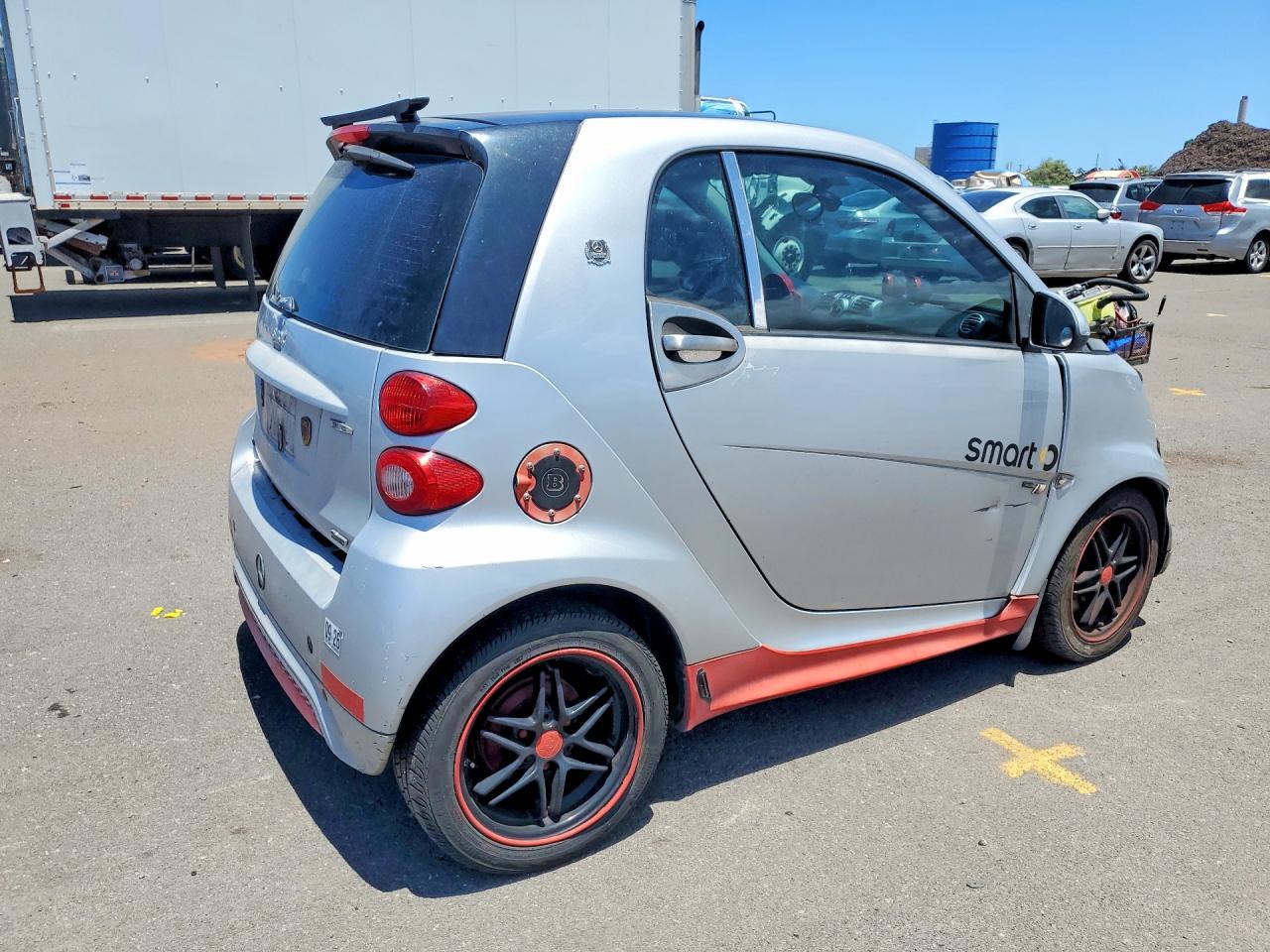 2013 Smart Fortwo Silver vin: WMEEJ3BA5DK683402