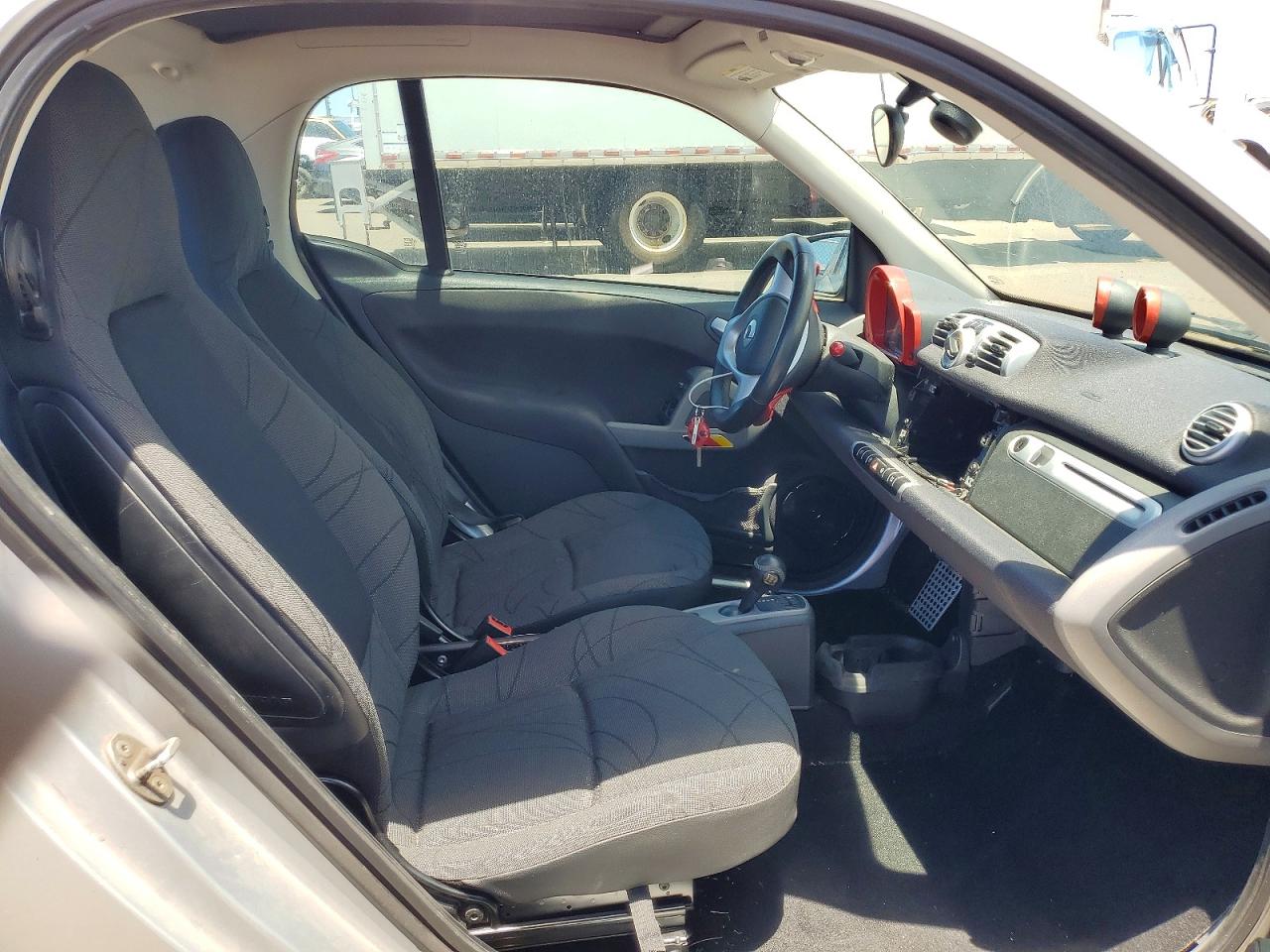 2013 Smart Fortwo Silver vin: WMEEJ3BA5DK683402